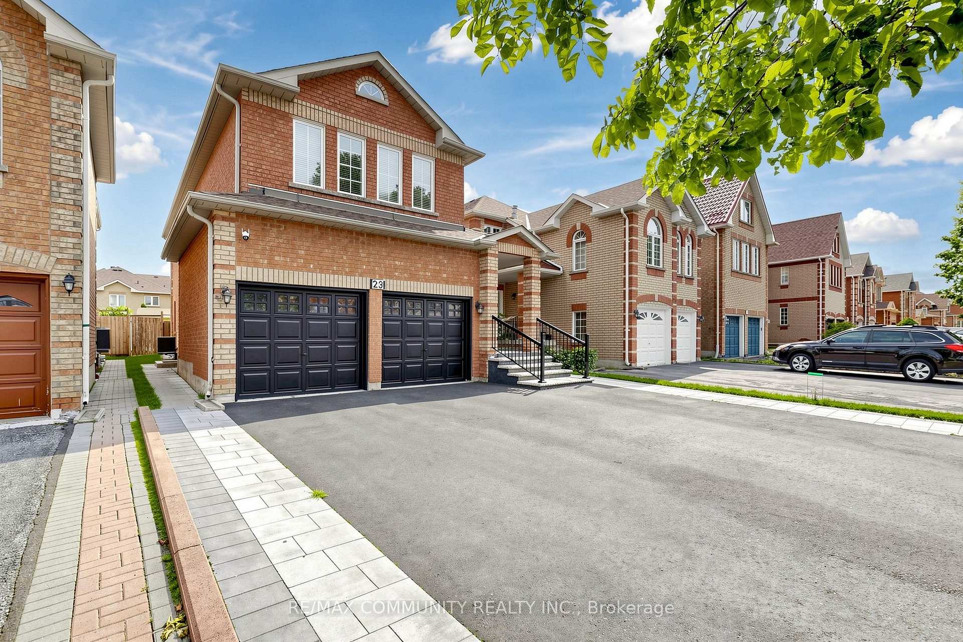 Photo 3 of 23 Constantia Street, Markham, Middlefield — HOMEH