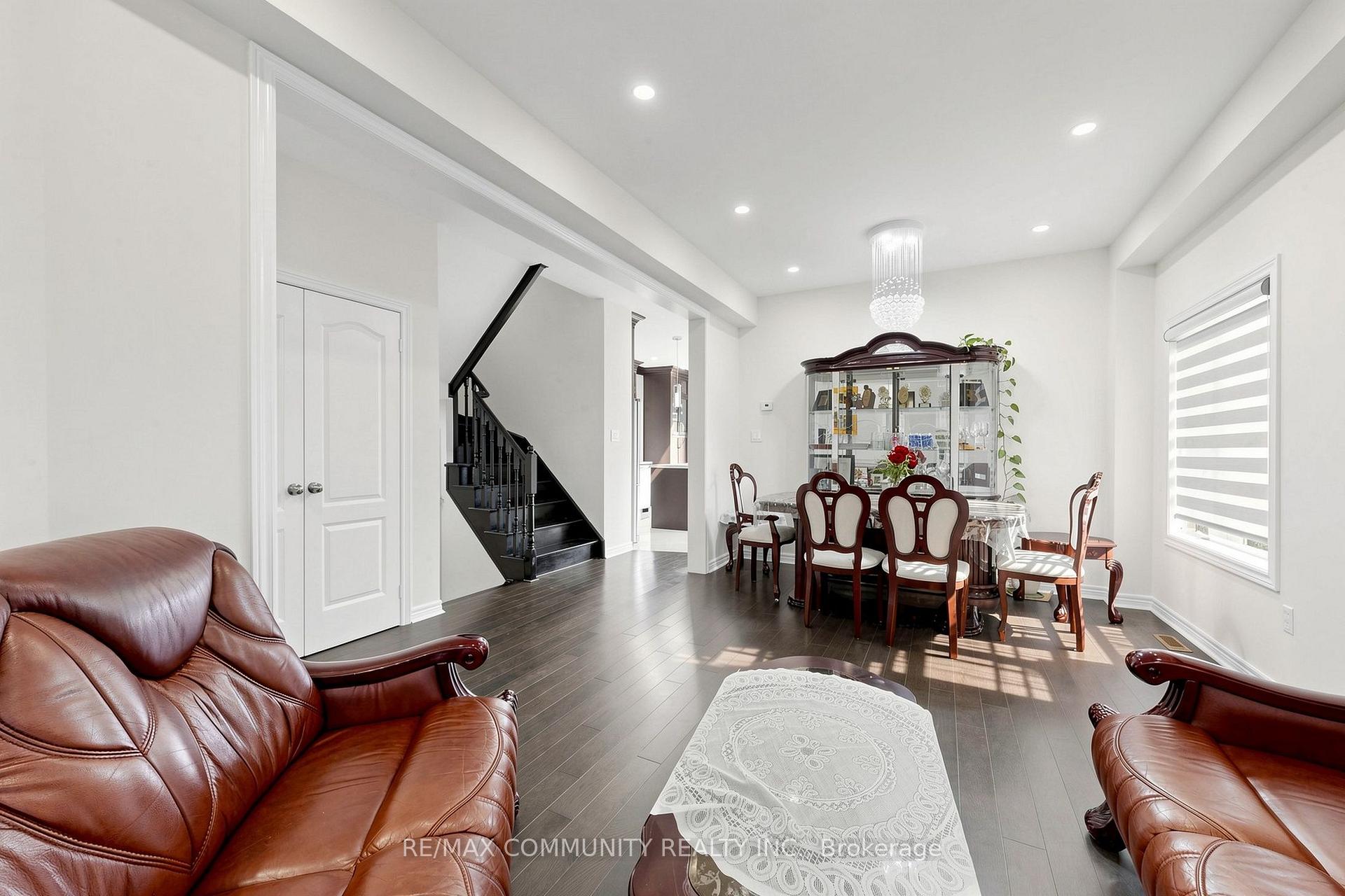 Photo 10 of 23 Constantia Street, Markham, Middlefield — HOMEH