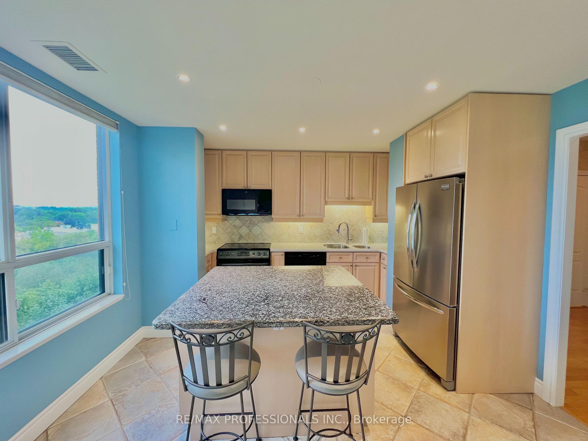 Photo 8 of Unit 907, 2 Aberfoyle Crescent, Etobicoke, Islington-City Centre West — HOMEH