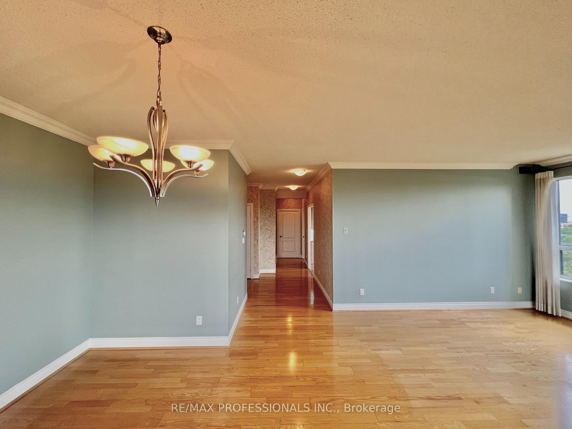 Photo 11 of Unit 907, 2 Aberfoyle Crescent, Etobicoke, Islington-City Centre West — HOMEH