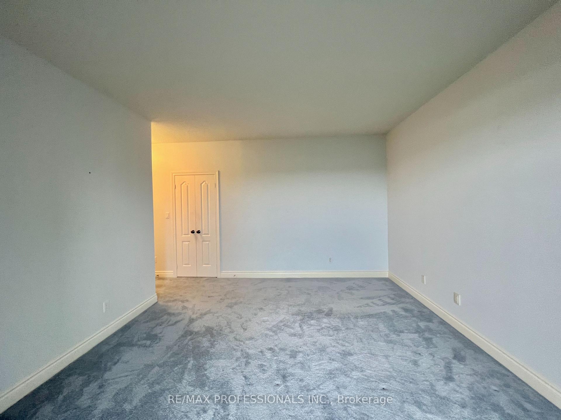 Photo 13 of Unit 907, 2 Aberfoyle Crescent, Etobicoke, Islington-City Centre West — HOMEH