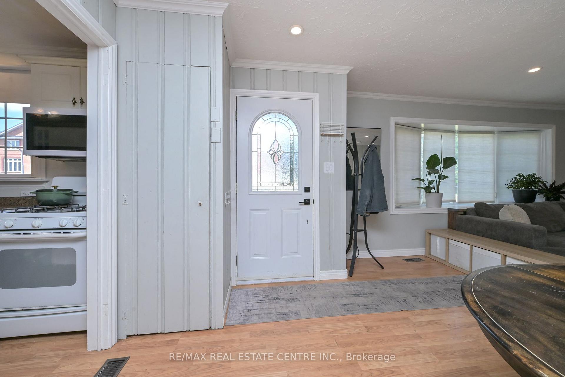 Photo 4 of 110 John Street, Halton Hills, Georgetown — HOMEH