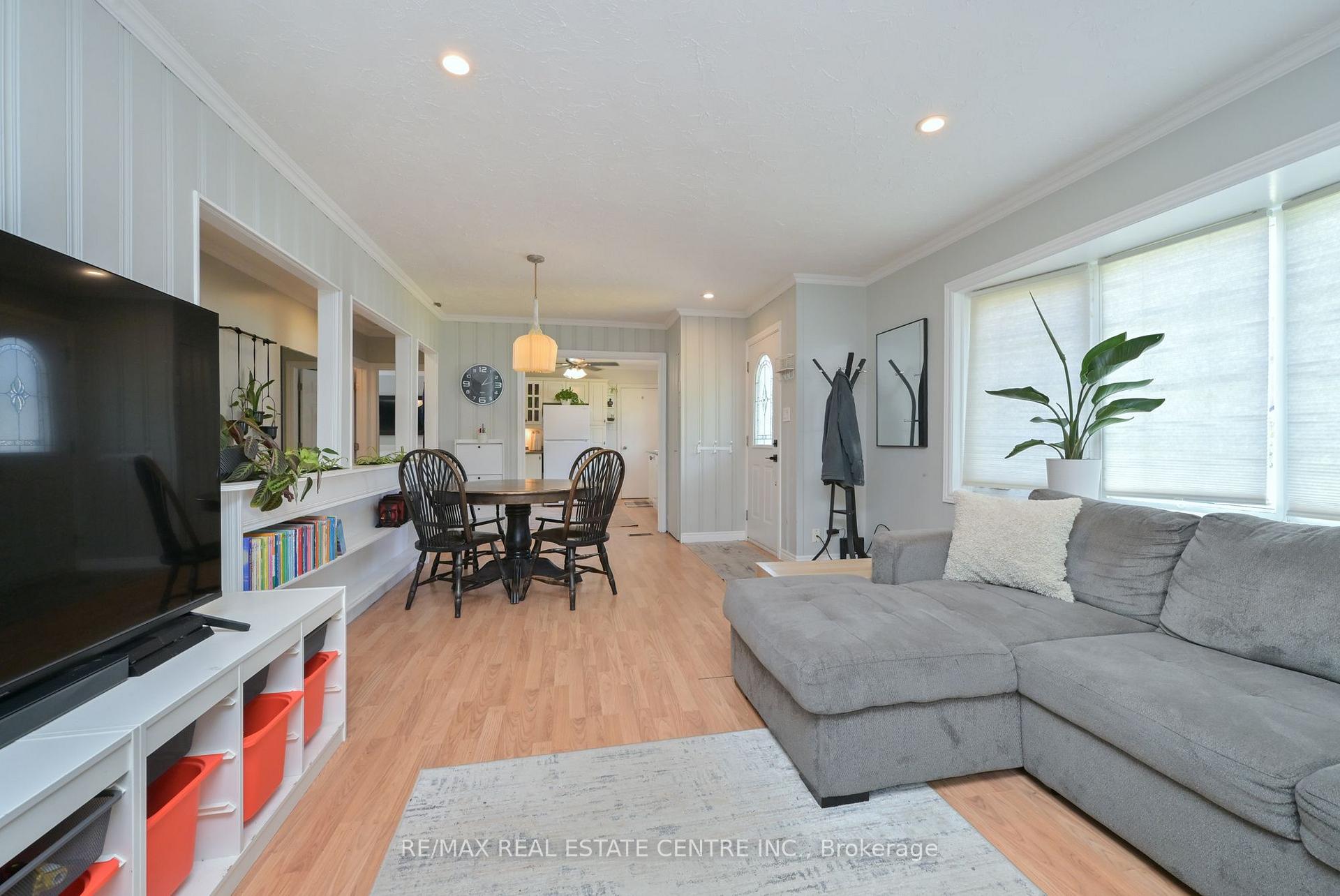 Photo 11 of 110 John Street, Halton Hills, Georgetown — HOMEH