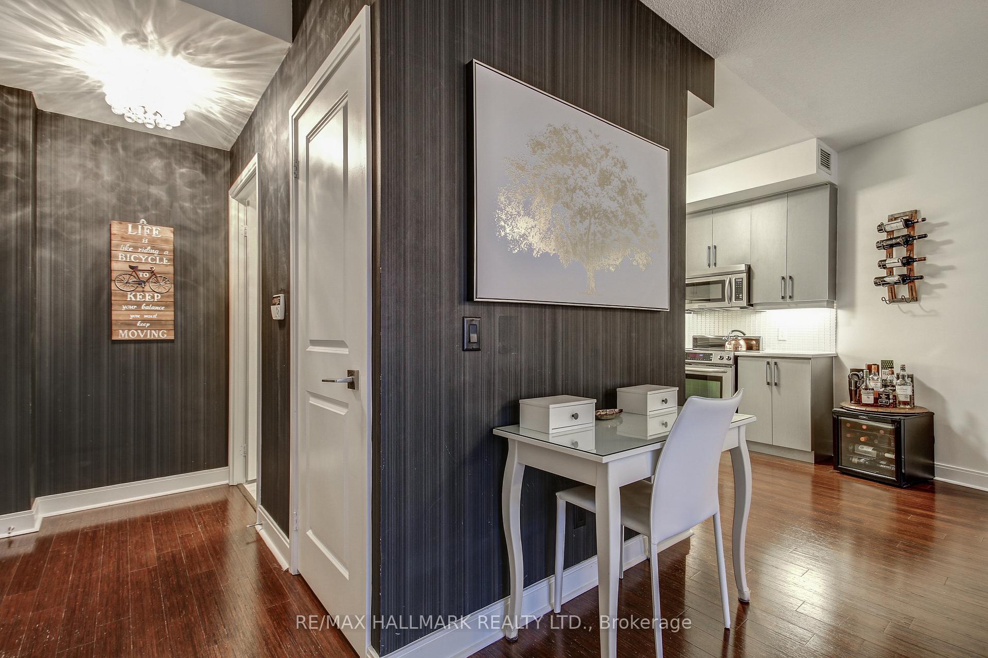 Photo 8 of Unit 421, 38 The Esplanade Street, Toronto, Waterfront Communities — HOMEH