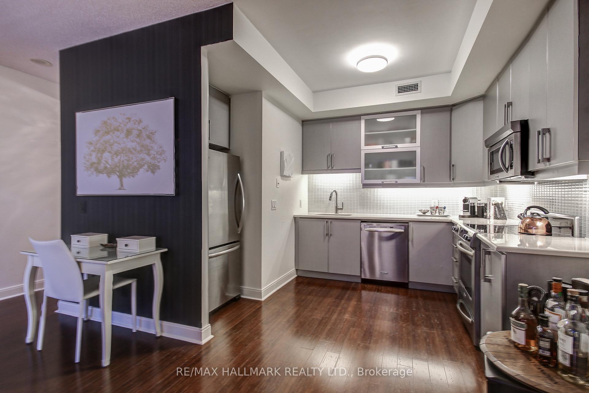 Photo 10 of Unit 421, 38 The Esplanade Street, Toronto, Waterfront Communities — HOMEH