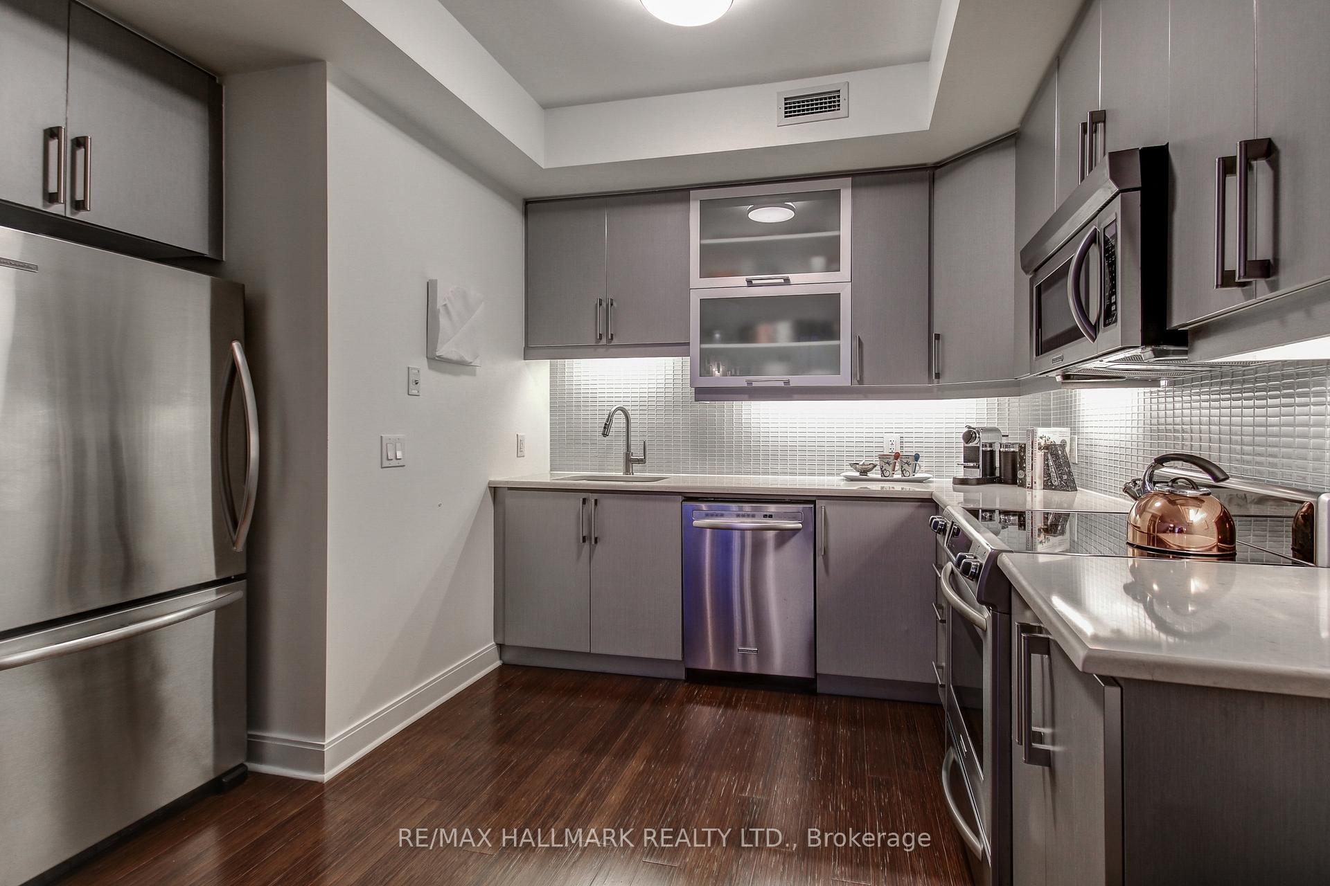 Photo 11 of Unit 421, 38 The Esplanade Street, Toronto, Waterfront Communities — HOMEH