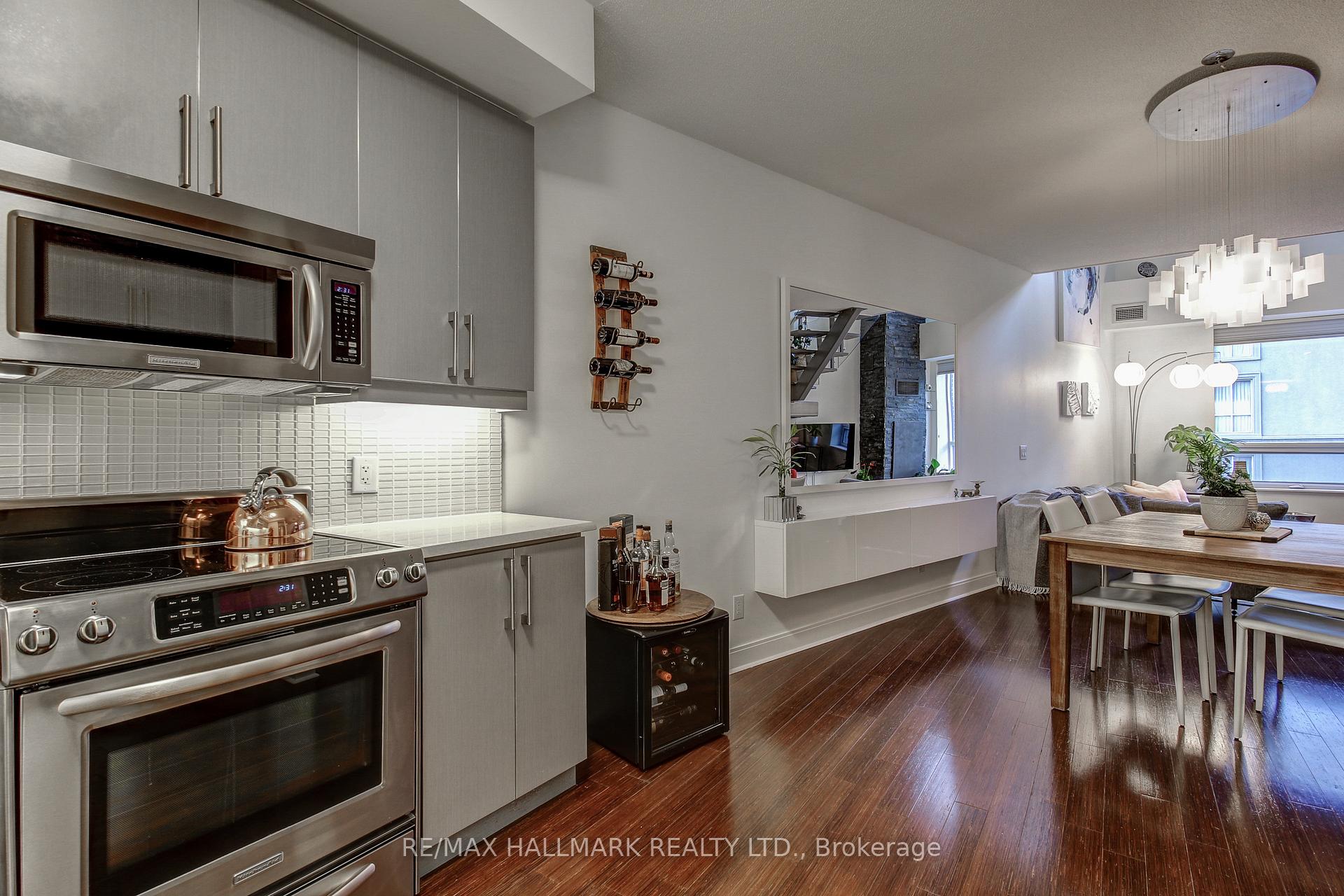 Photo 13 of Unit 421, 38 The Esplanade Street, Toronto, Waterfront Communities — HOMEH