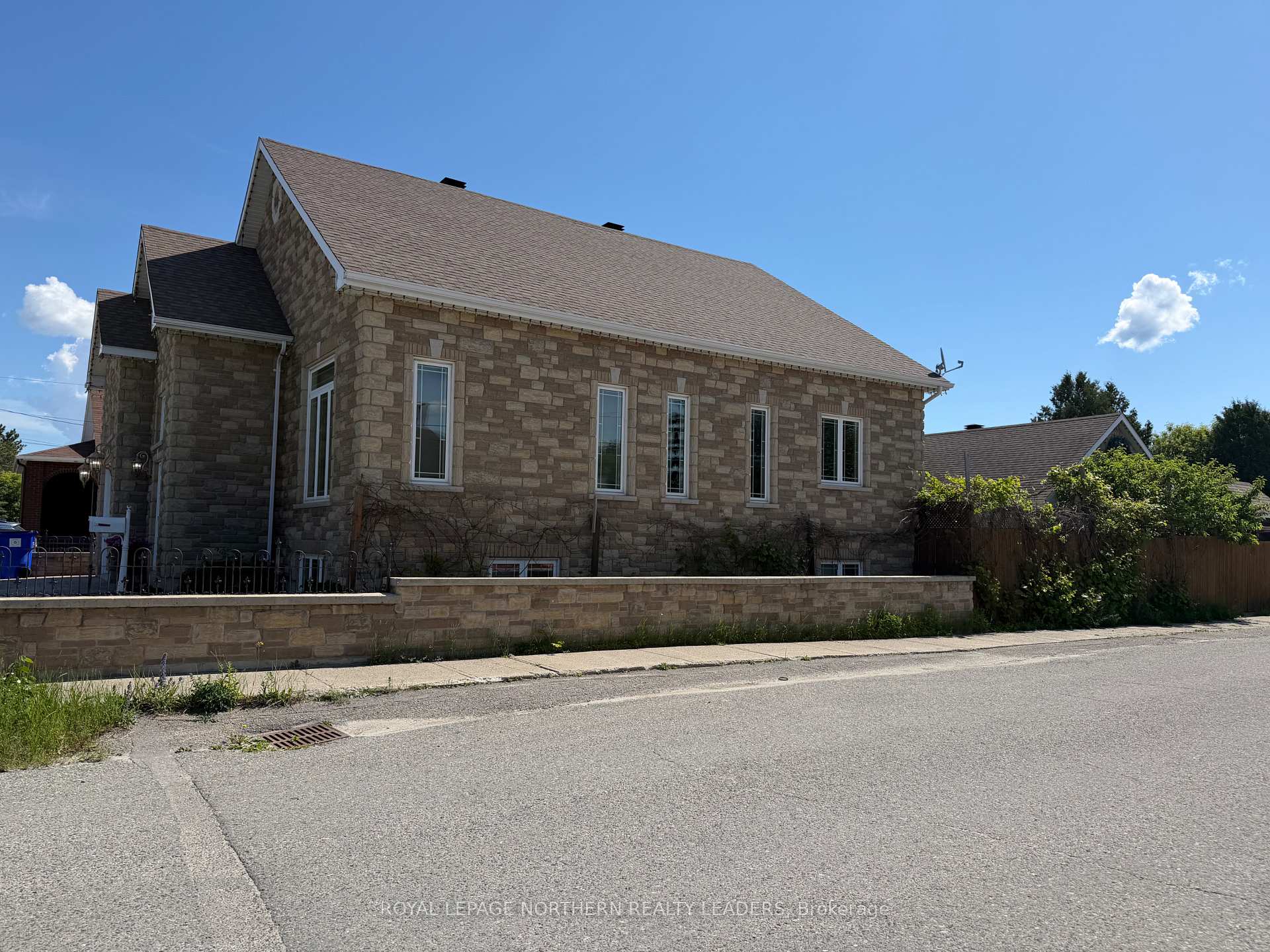 Photo 3 of 268 Toke Street, Timmins, TNE - Hill District — HOMEH