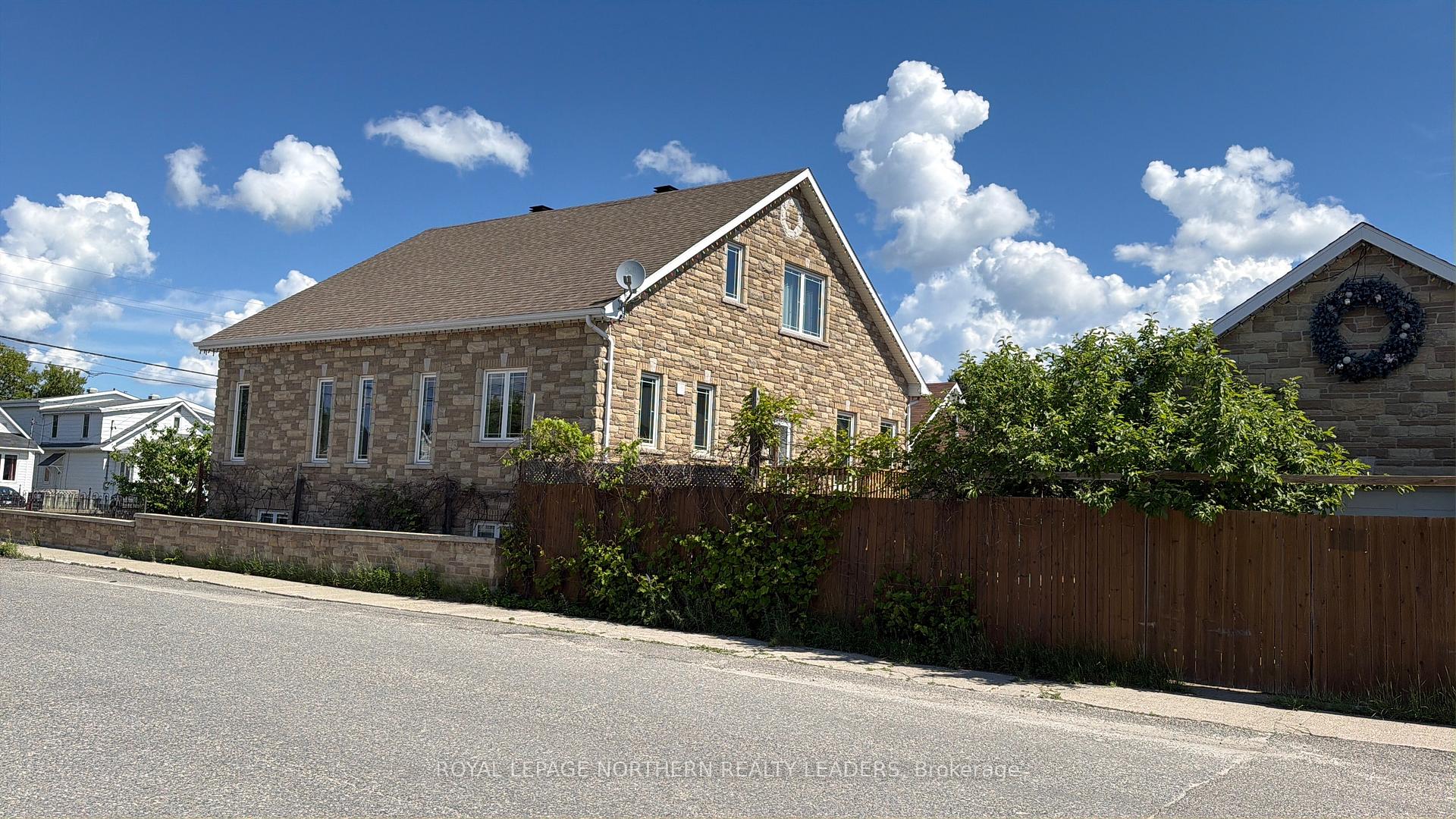Photo 4 of 268 Toke Street, Timmins, TNE - Hill District — HOMEH