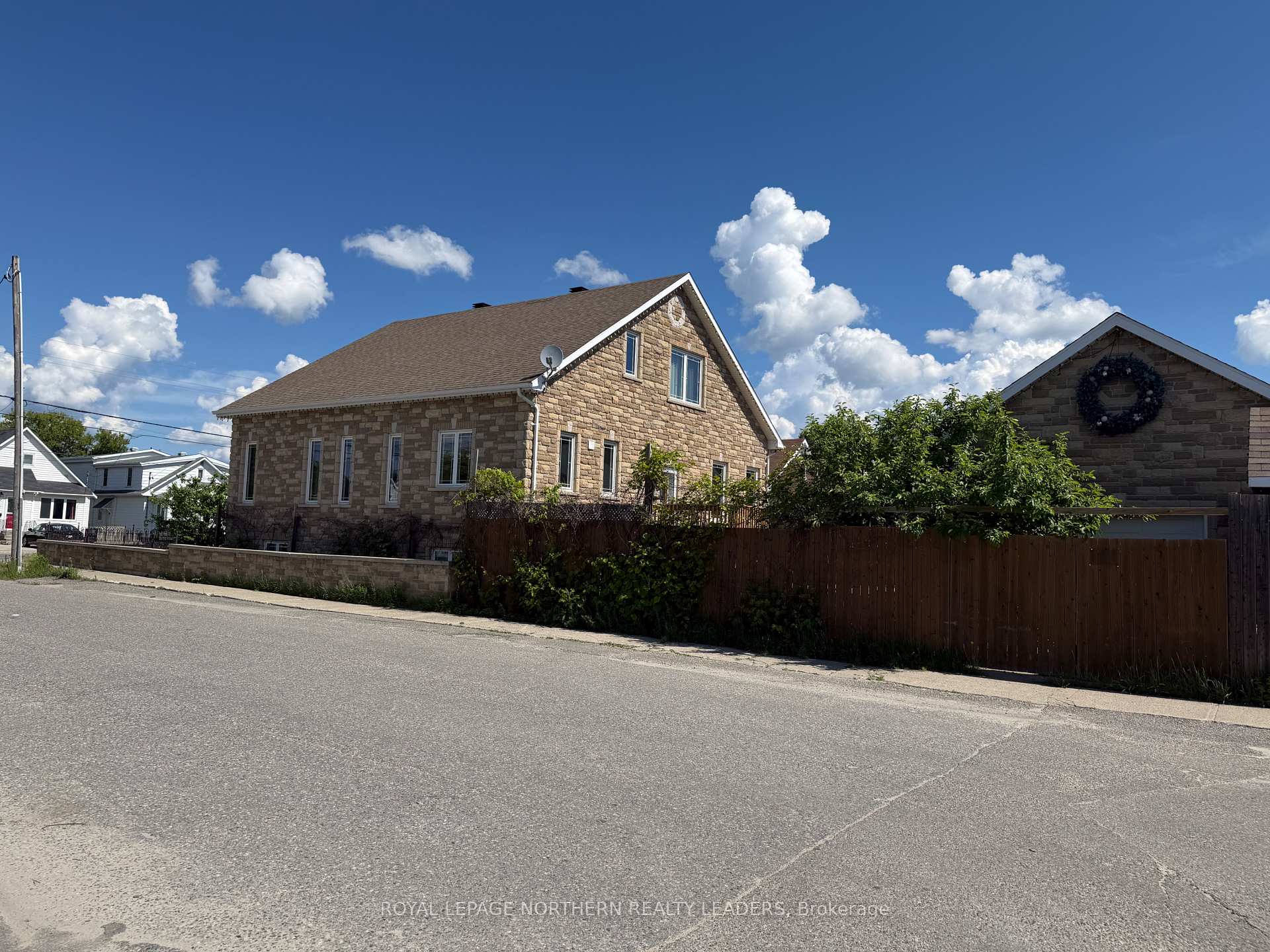 Photo 5 of 268 Toke Street, Timmins, TNE - Hill District — HOMEH