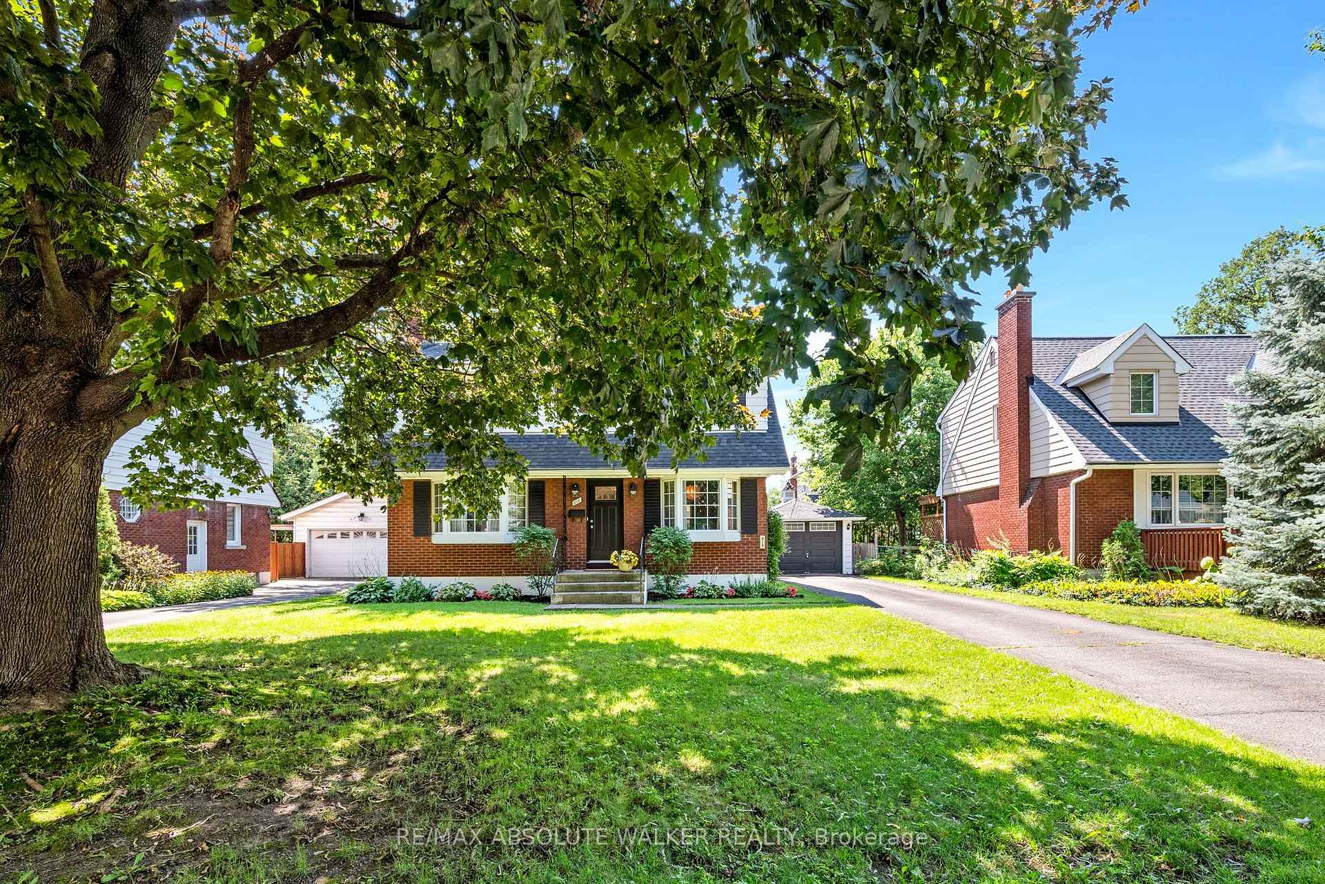 Photo 2 of 818 Colson Avenue, Ottawa, Elmvale Acres — HOMEH