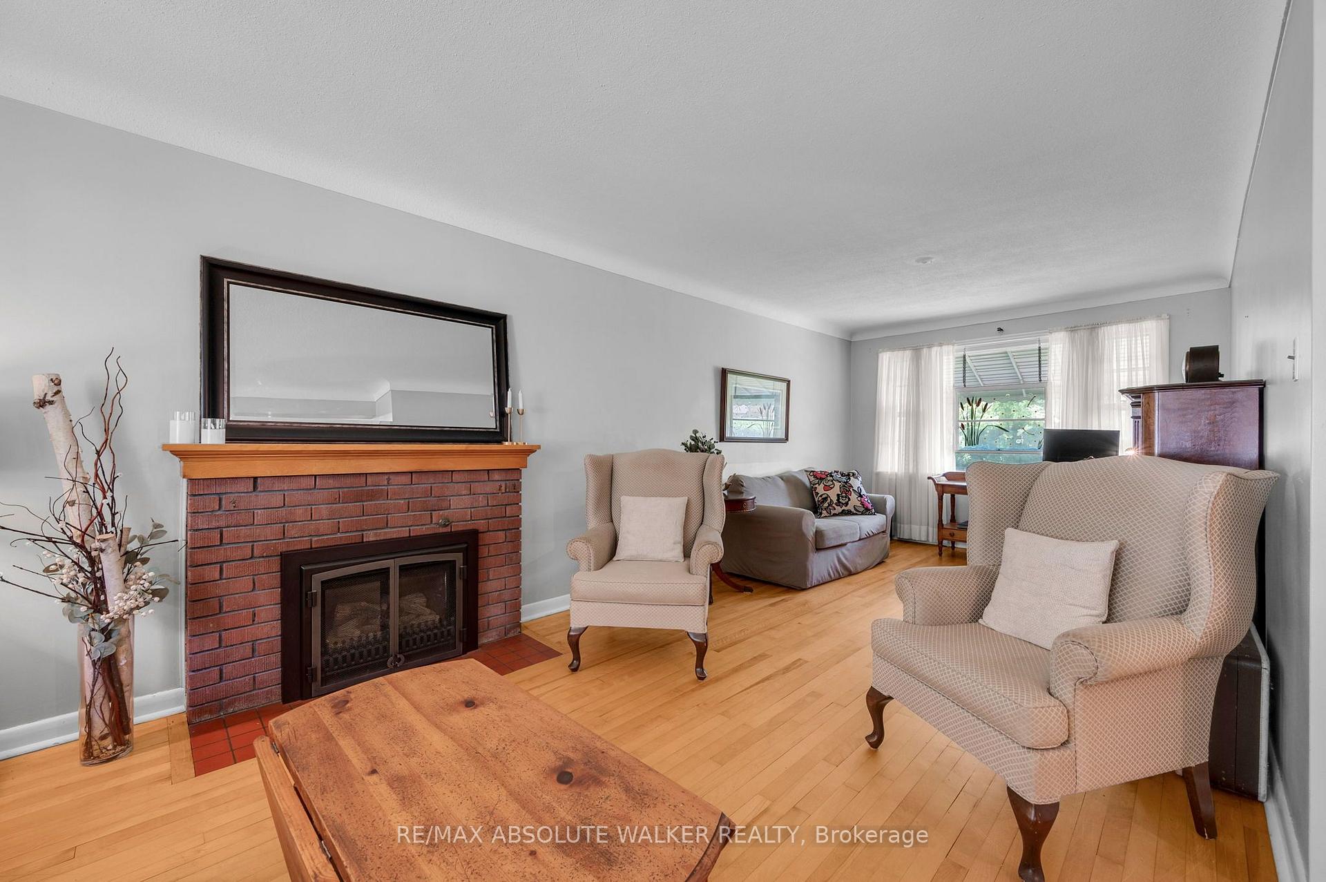 Photo 6 of 818 Colson Avenue, Ottawa, Elmvale Acres — HOMEH