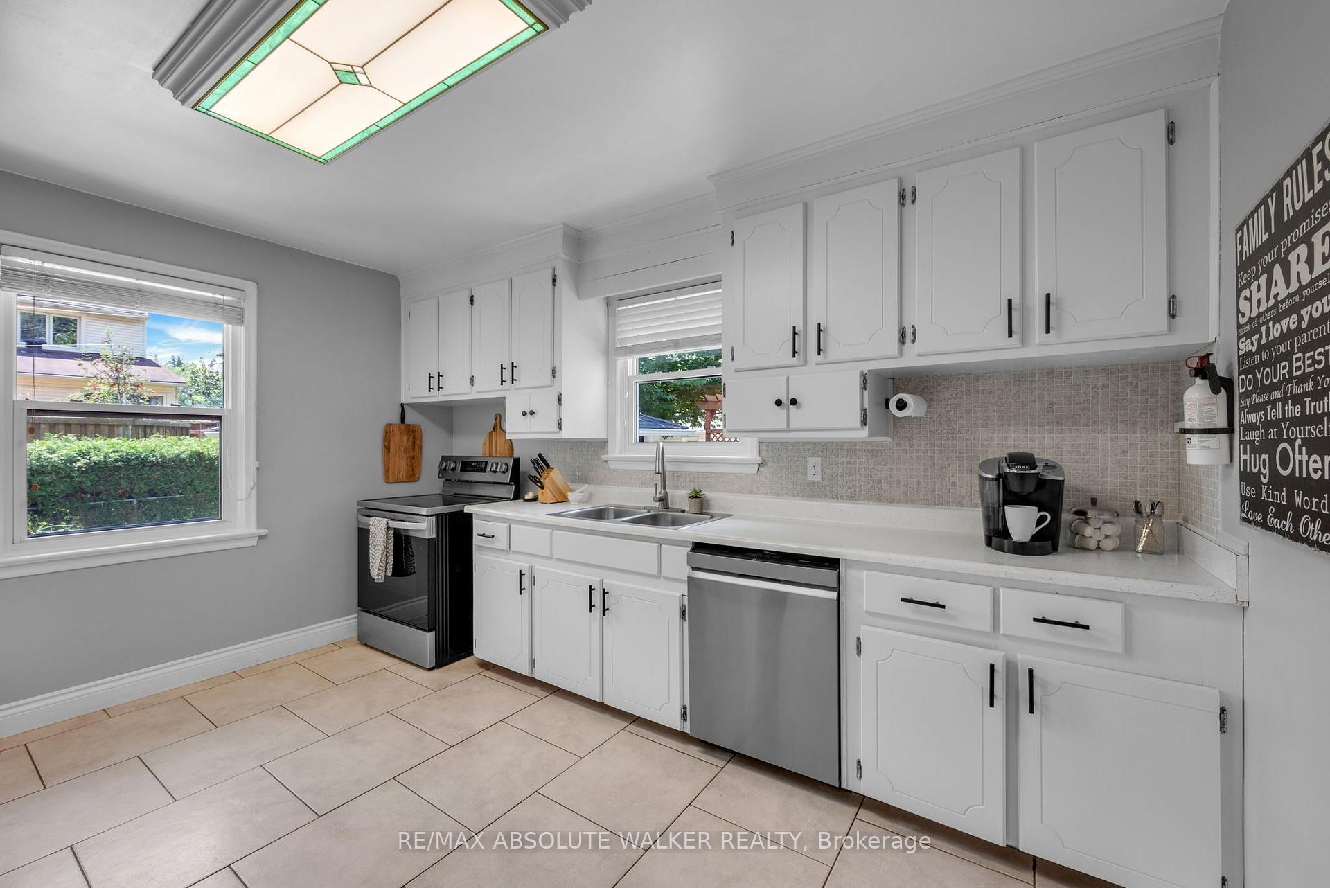 Photo 8 of 818 Colson Avenue, Ottawa, Elmvale Acres — HOMEH