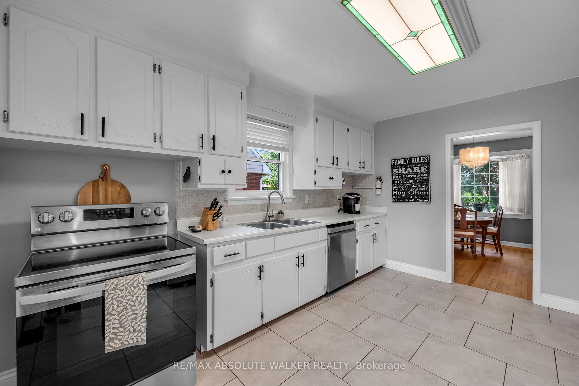 Photo 10 of 818 Colson Avenue, Ottawa, Elmvale Acres — HOMEH