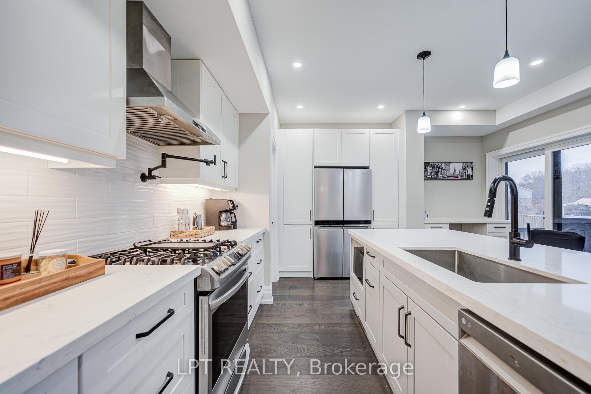 Photo 12 of 363 Rosebank Road, Pickering, Rosebank — HOMEH
