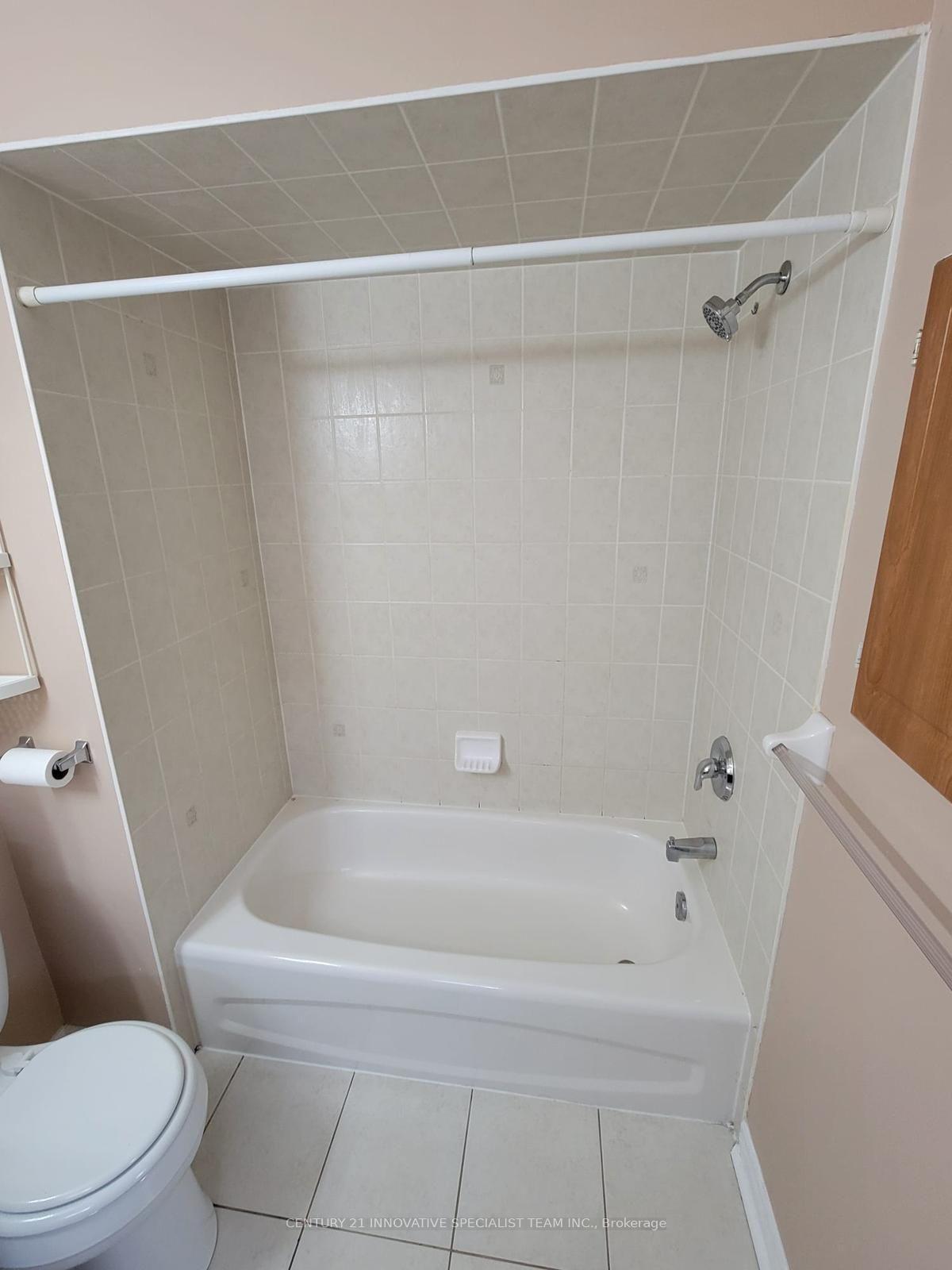 Photo 10 of 6100 Coxswain Crescent S, Mississauga, East Credit — HOMEH