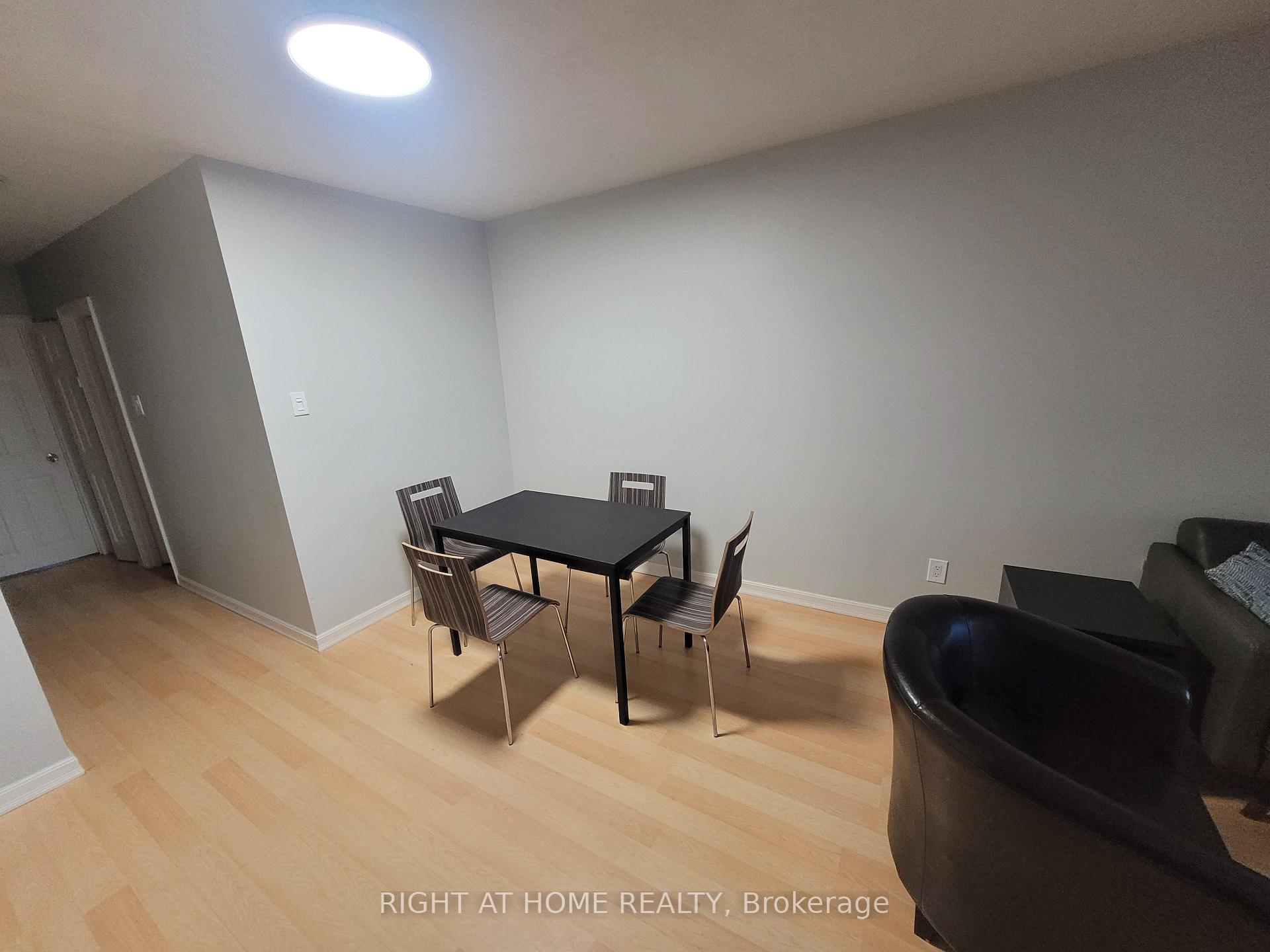 Photo 6 of 2415 Padstow Crescent, Mississauga, Clarkson — HOMEH