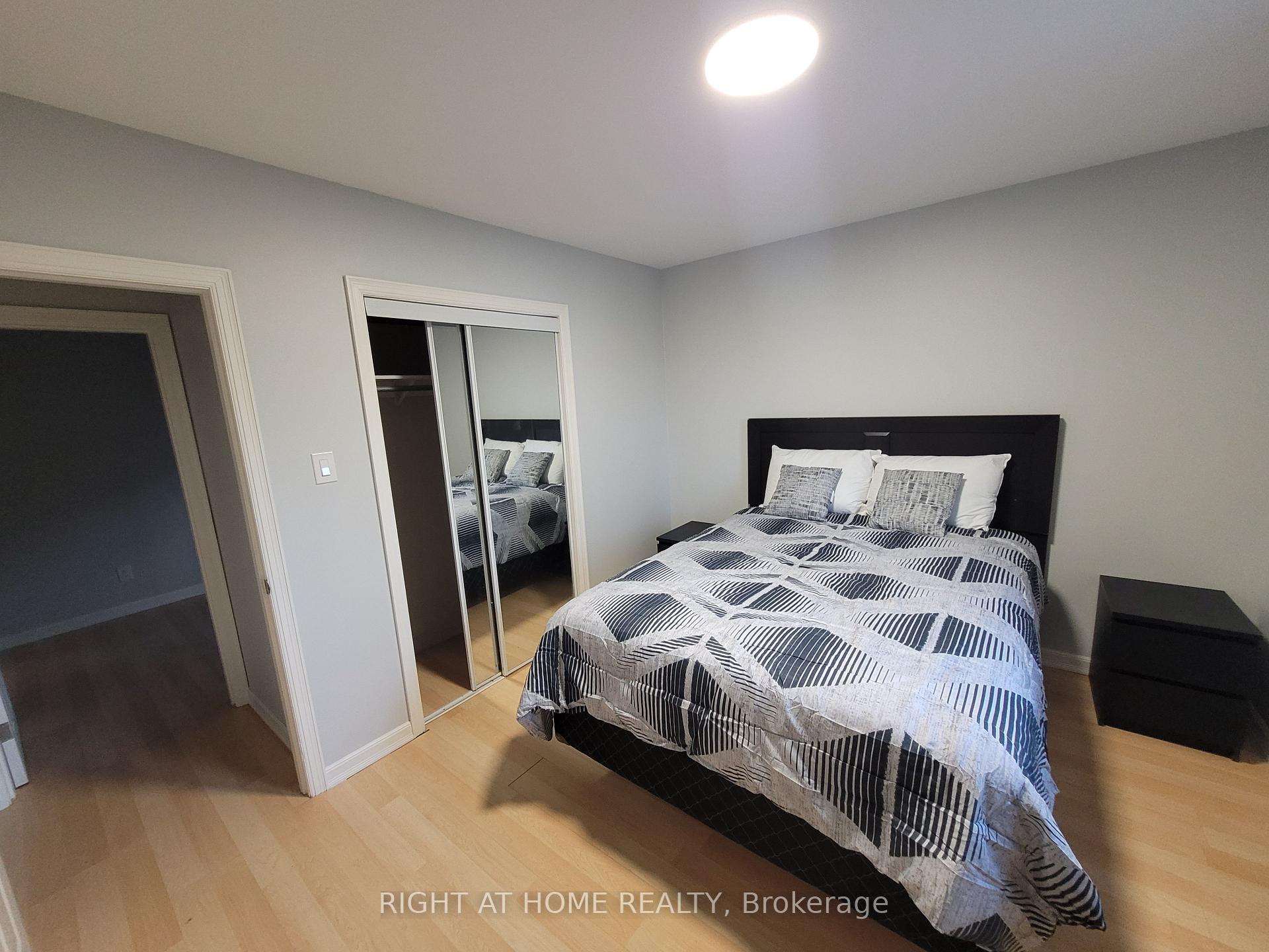 Photo 10 of 2415 Padstow Crescent, Mississauga, Clarkson — HOMEH
