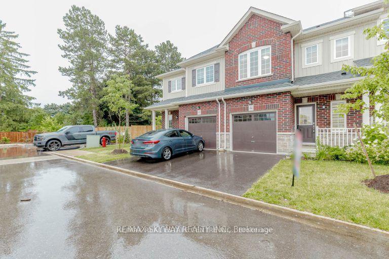 Photo 1 of 44 Dewberry Drive, Kitchener, Heritage Park/Rosemount — HOMEH