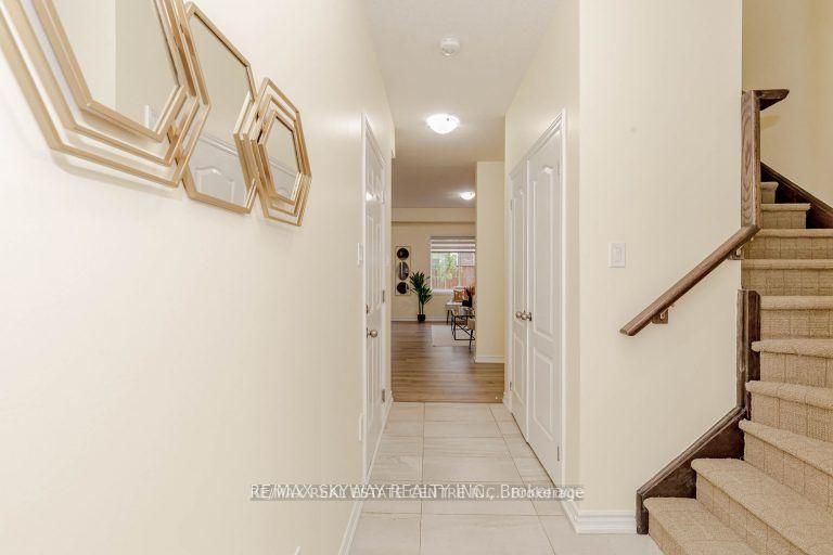 Photo 2 of 44 Dewberry Drive, Kitchener, Heritage Park/Rosemount — HOMEH