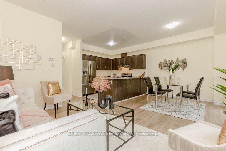 Photo 4 of 44 Dewberry Drive, Kitchener, Heritage Park/Rosemount — HOMEH