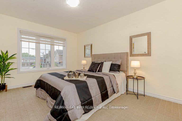 Photo 6 of 44 Dewberry Drive, Kitchener, Heritage Park/Rosemount — HOMEH