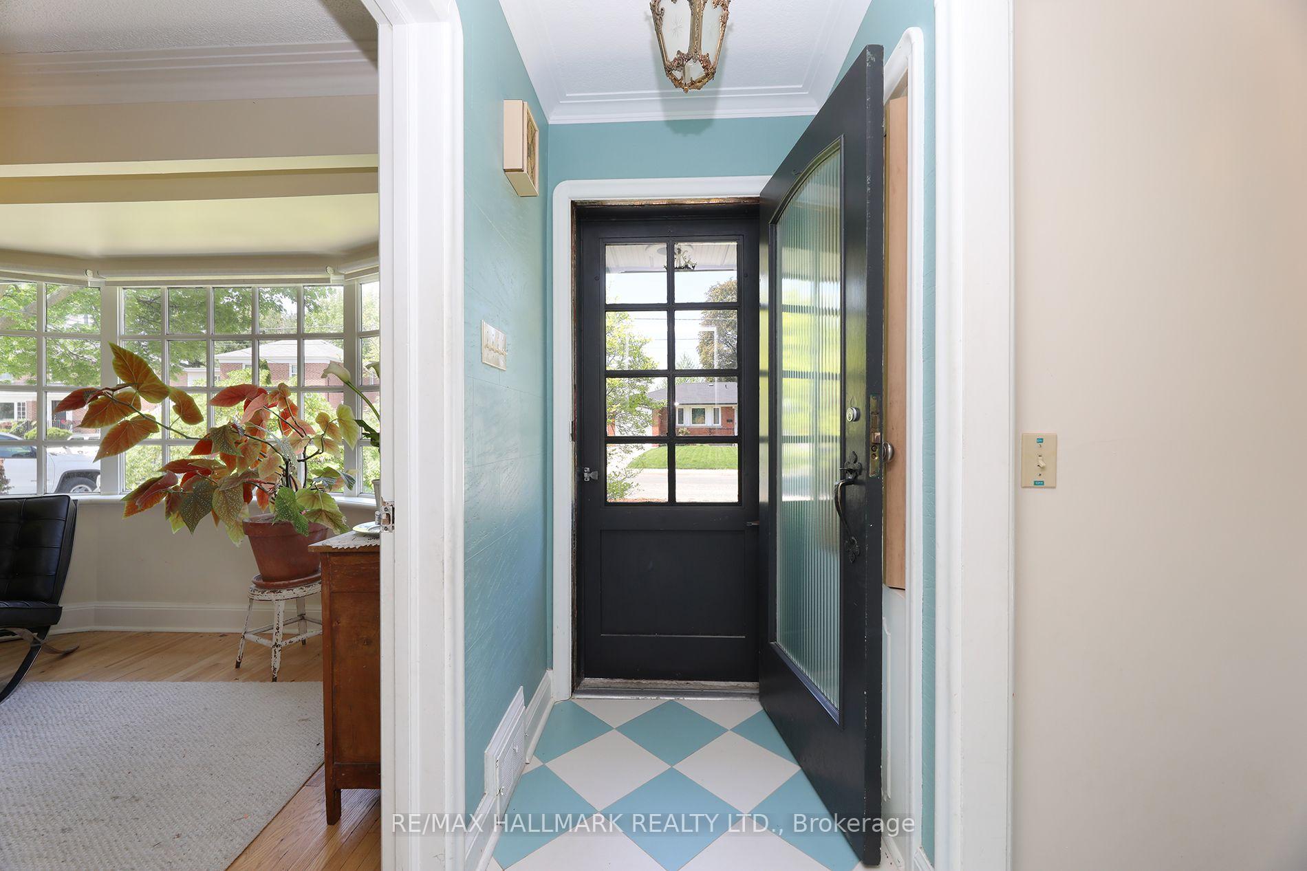 Photo 2 of 33 Stag Hill Drive, Toronto, O'Connor-Parkview — HOMEH