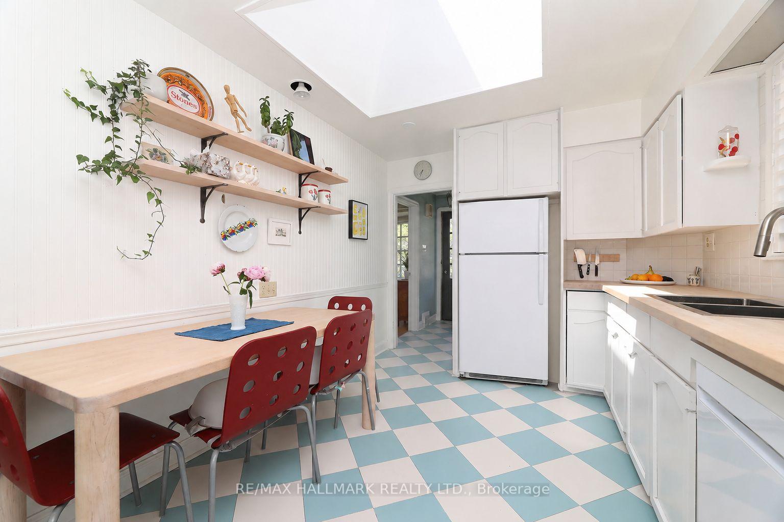 Photo 3 of 33 Stag Hill Drive, Toronto, O'Connor-Parkview — HOMEH
