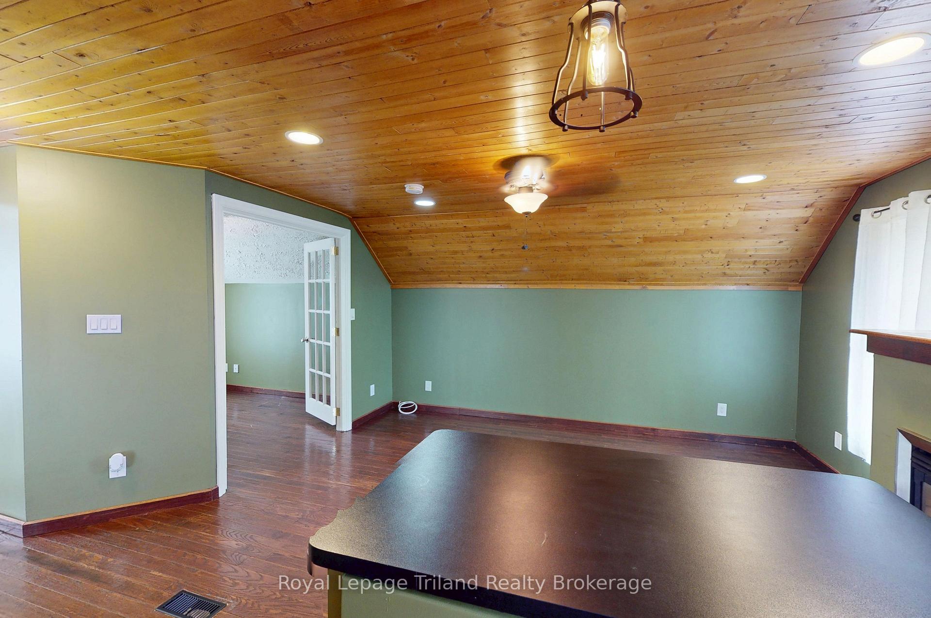 Photo 10 of 16 Broadway Street, Woodstock, Woodstock - South — HOMEH