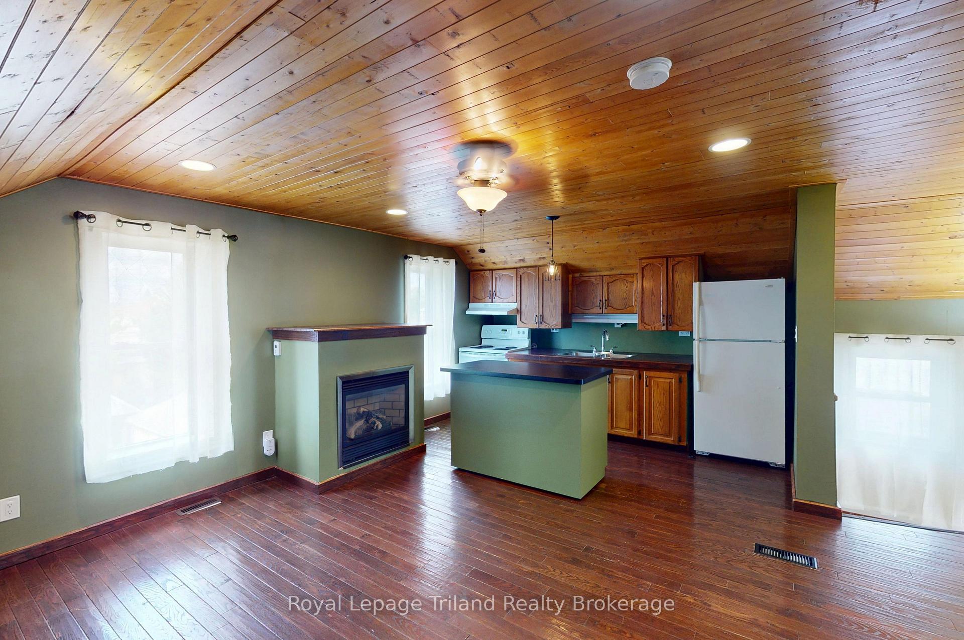 Photo 11 of 16 Broadway Street, Woodstock, Woodstock - South — HOMEH