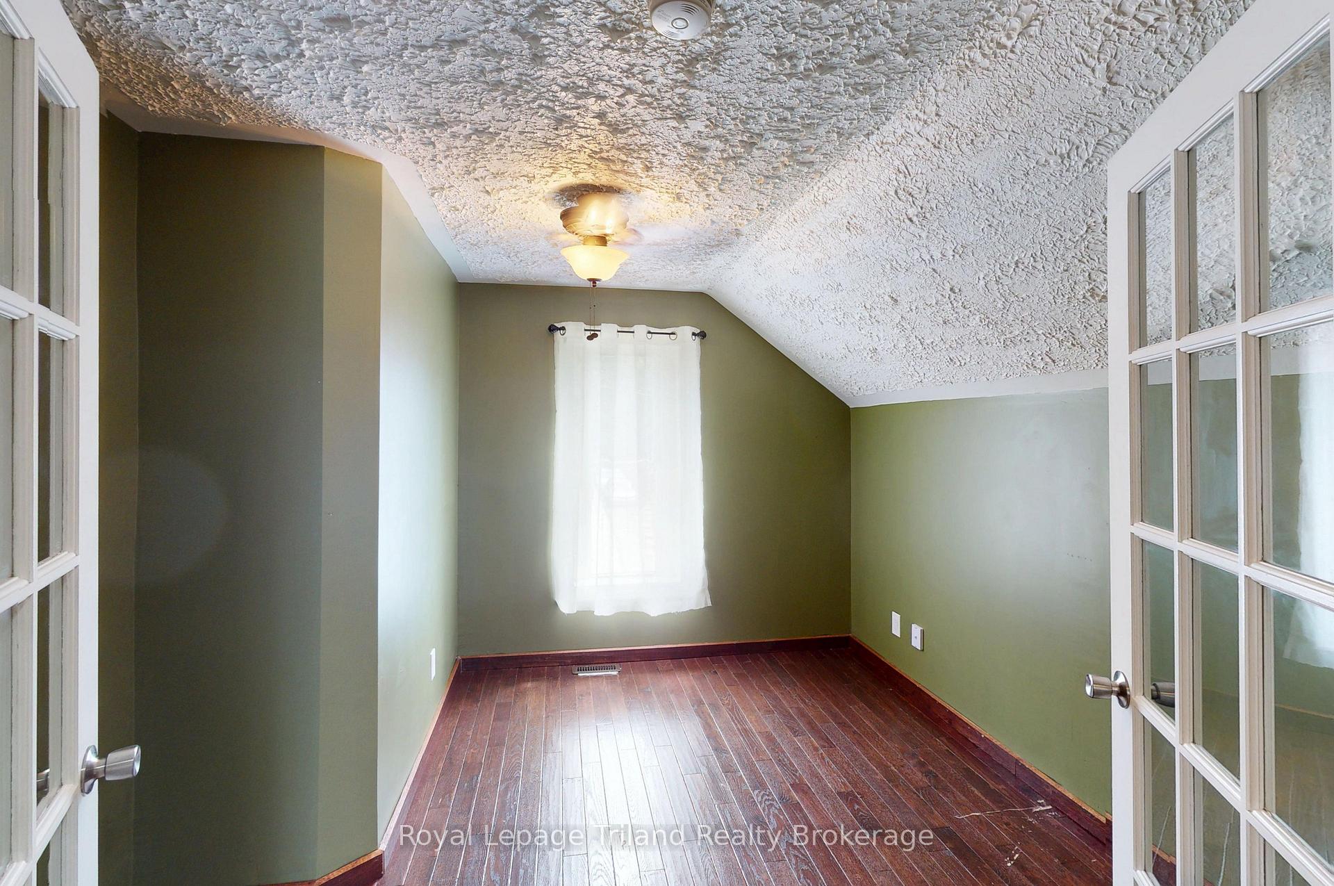 Photo 13 of 16 Broadway Street, Woodstock, Woodstock - South — HOMEH