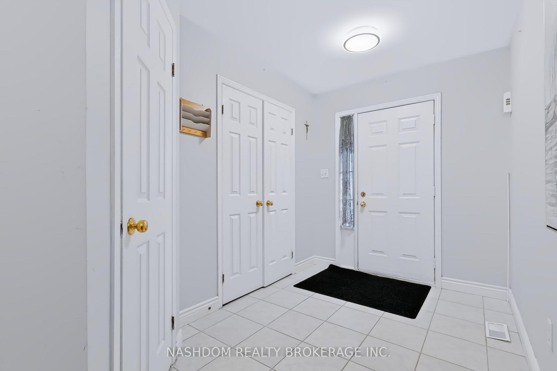 Photo 3 of Unit 14, 1283 Blanshard Drive, Burlington, Tansley — HOMEH