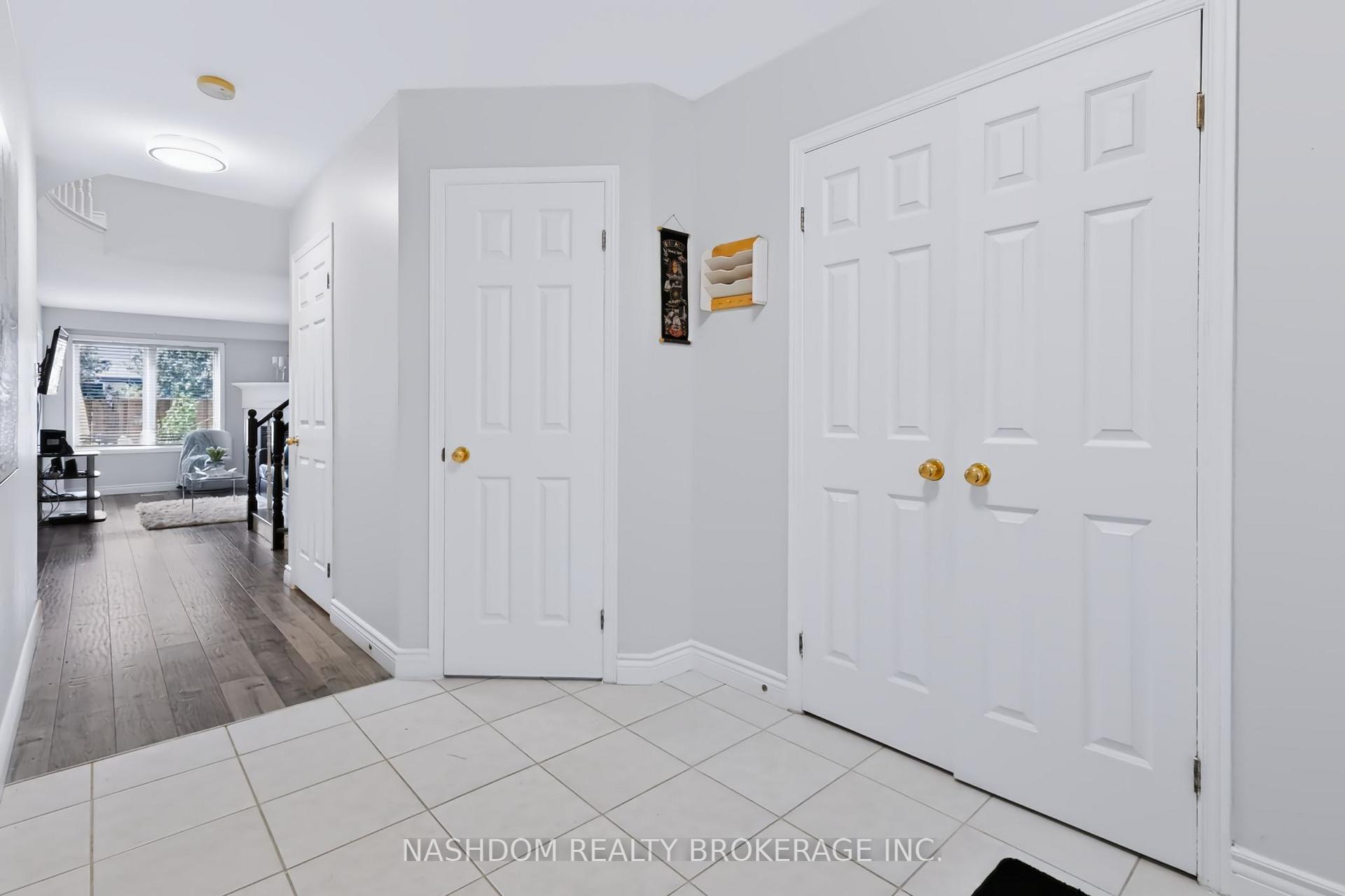 Photo 4 of Unit 14, 1283 Blanshard Drive, Burlington, Tansley — HOMEH