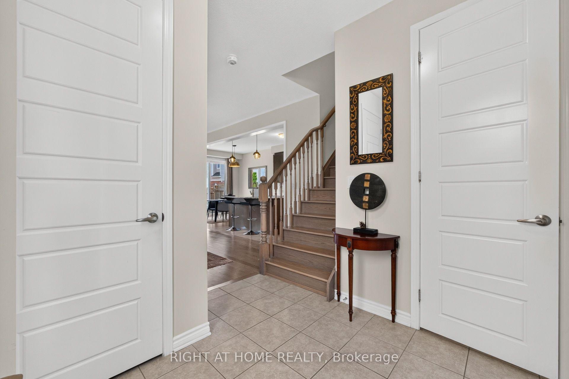 Photo 8 of 180 Spring Creek Drive, Hamilton, Waterdown — HOMEH