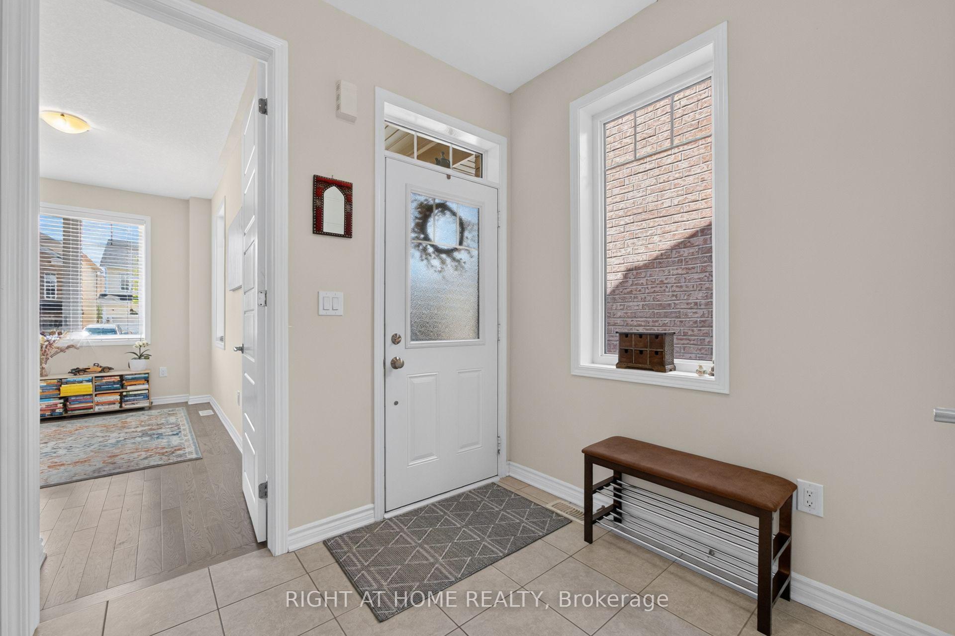 Photo 9 of 180 Spring Creek Drive, Hamilton, Waterdown — HOMEH