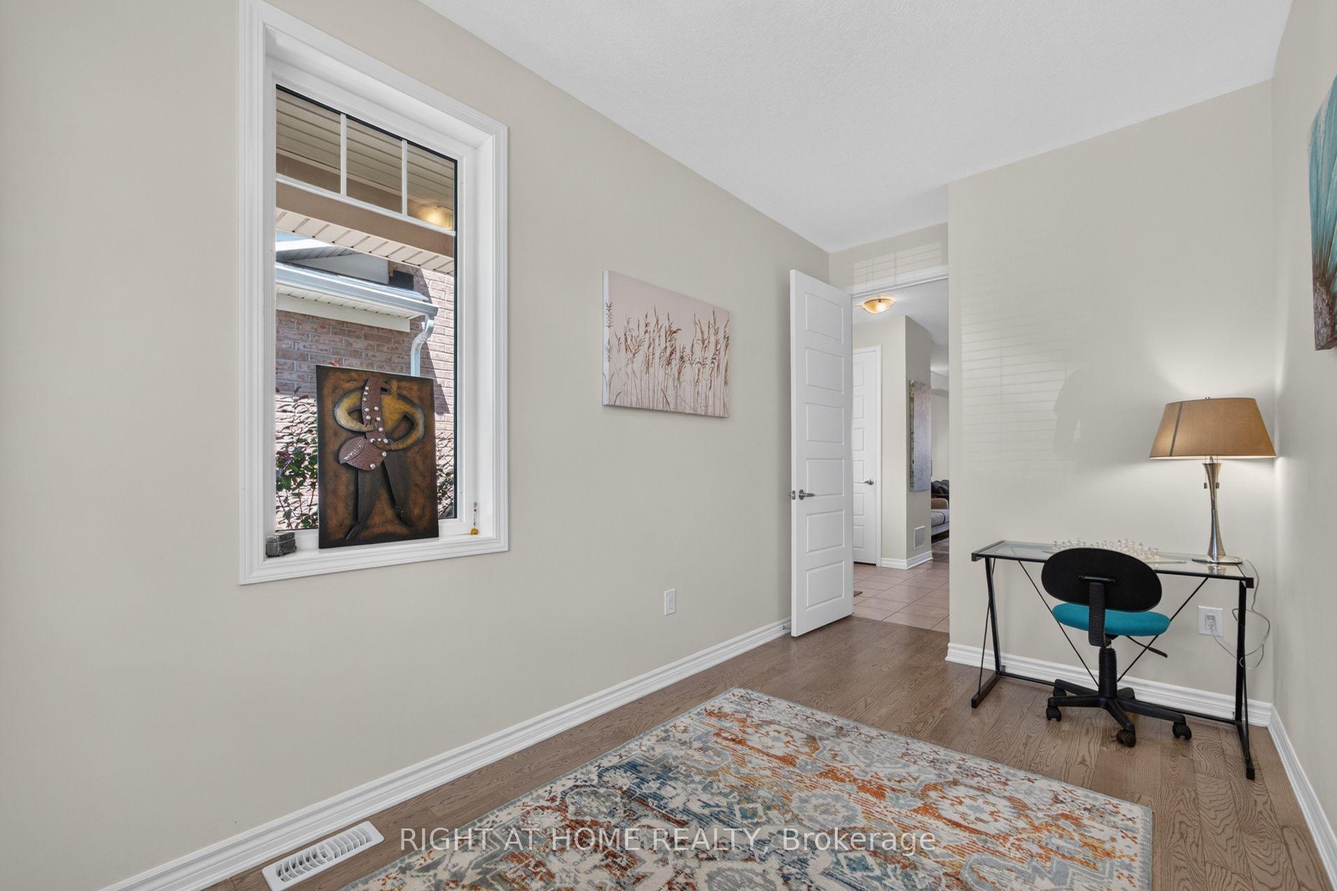 Photo 11 of 180 Spring Creek Drive, Hamilton, Waterdown — HOMEH