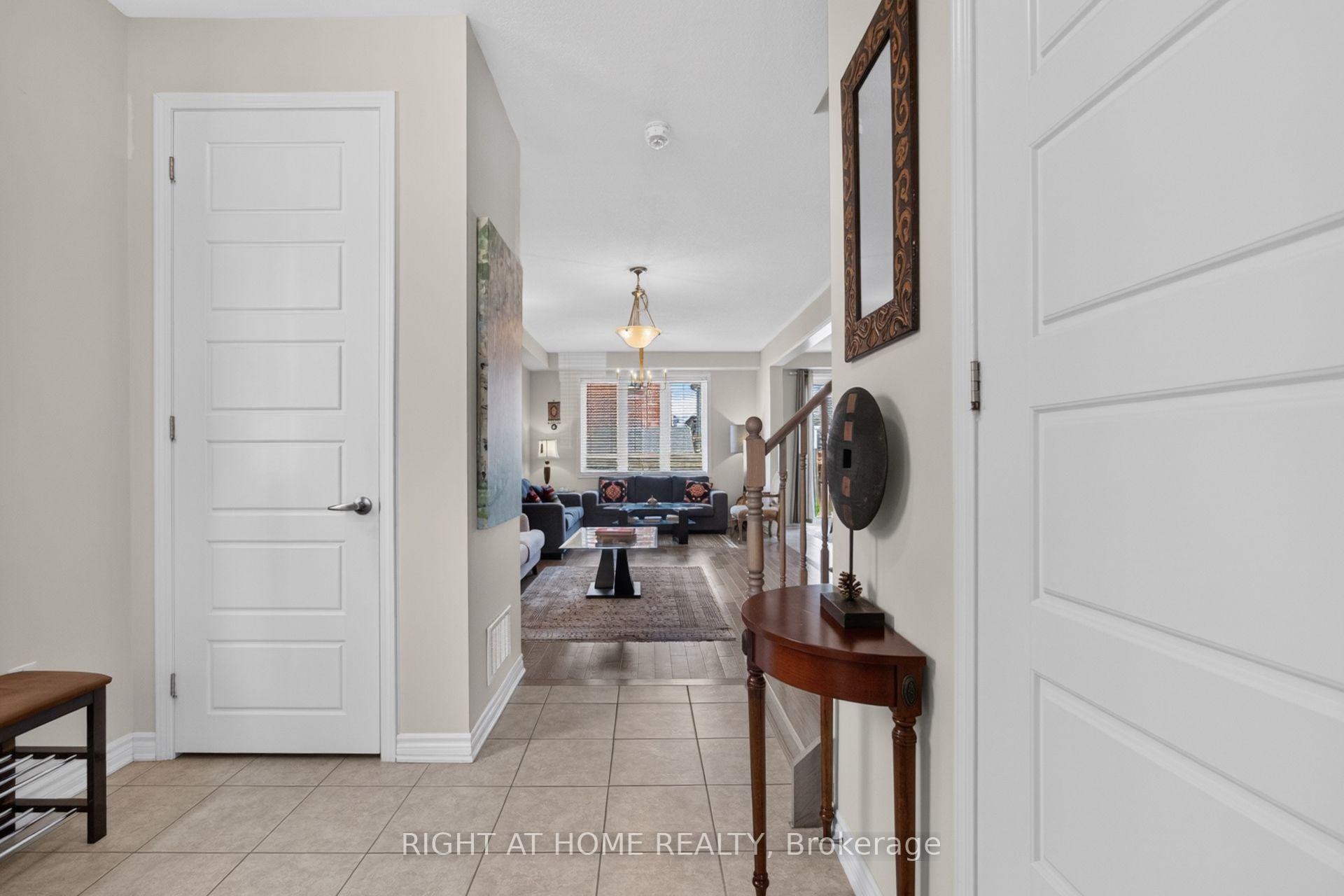 Photo 12 of 180 Spring Creek Drive, Hamilton, Waterdown — HOMEH