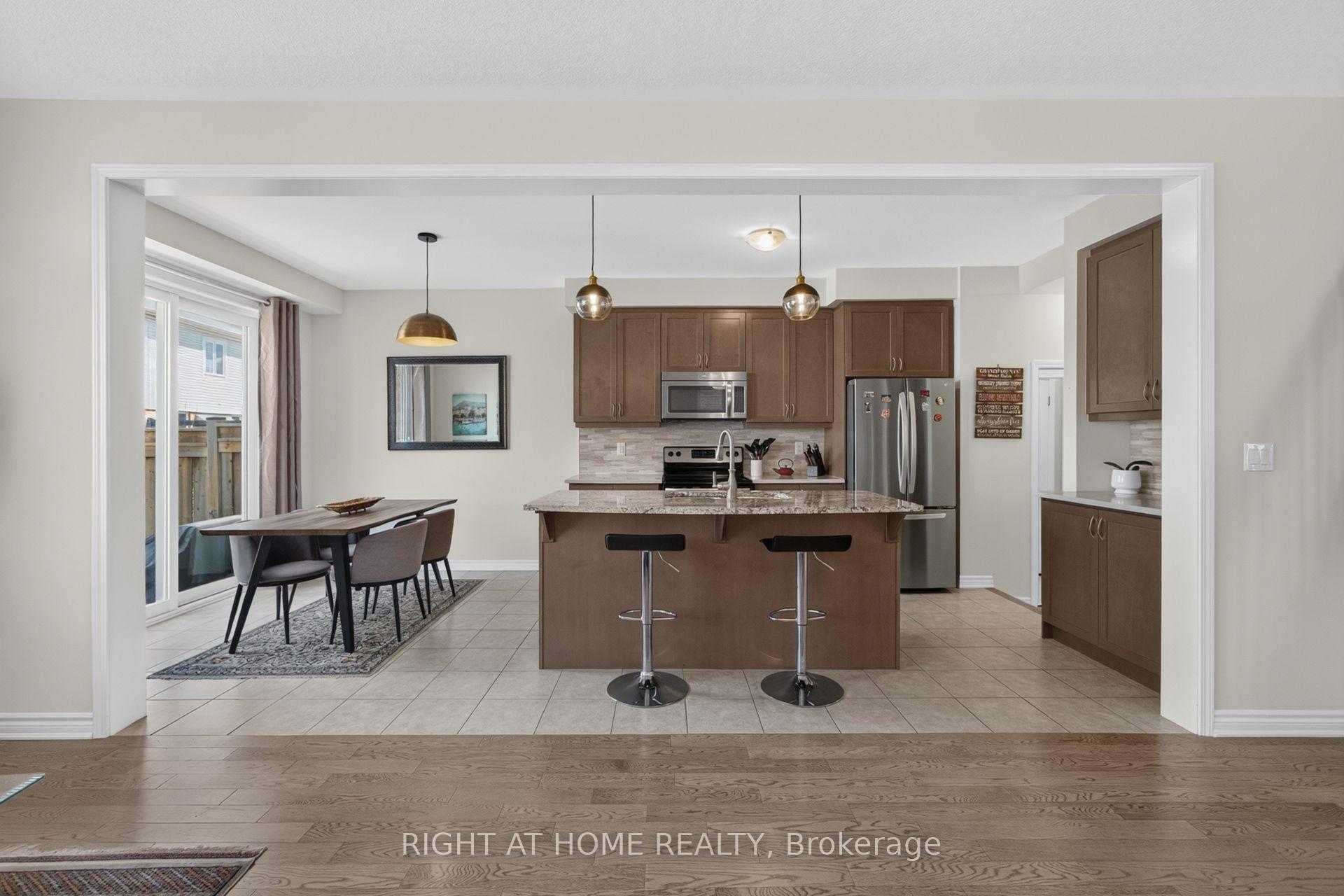 Photo 19 of 180 Spring Creek Drive, Hamilton, Waterdown — HOMEH