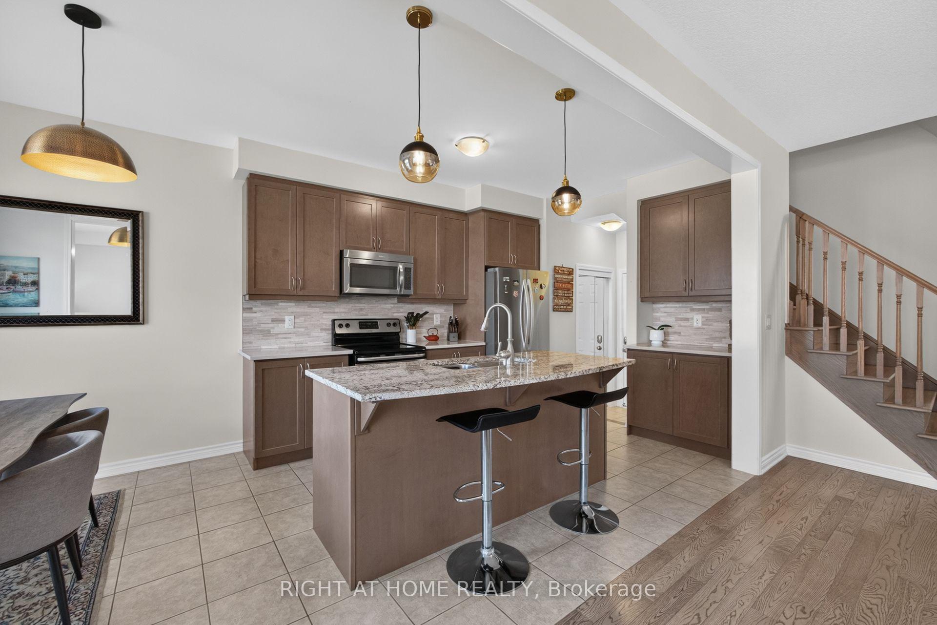 Photo 21 of 180 Spring Creek Drive, Hamilton, Waterdown — HOMEH