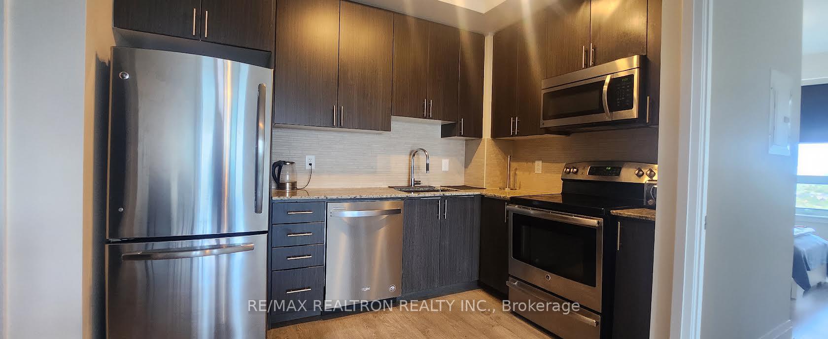 Photo 1 of 1271 Yonge Street, Markham, Grandview — HOMEH