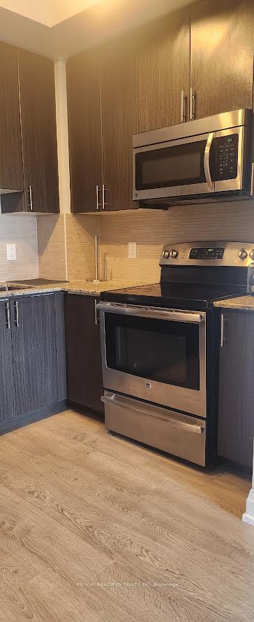 Photo 3 of 1271 Yonge Street, Markham, Grandview — HOMEH