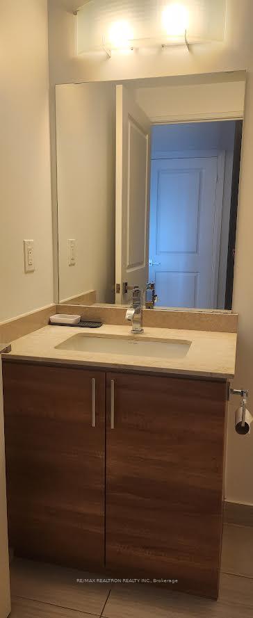 Photo 8 of 1271 Yonge Street, Markham, Grandview — HOMEH