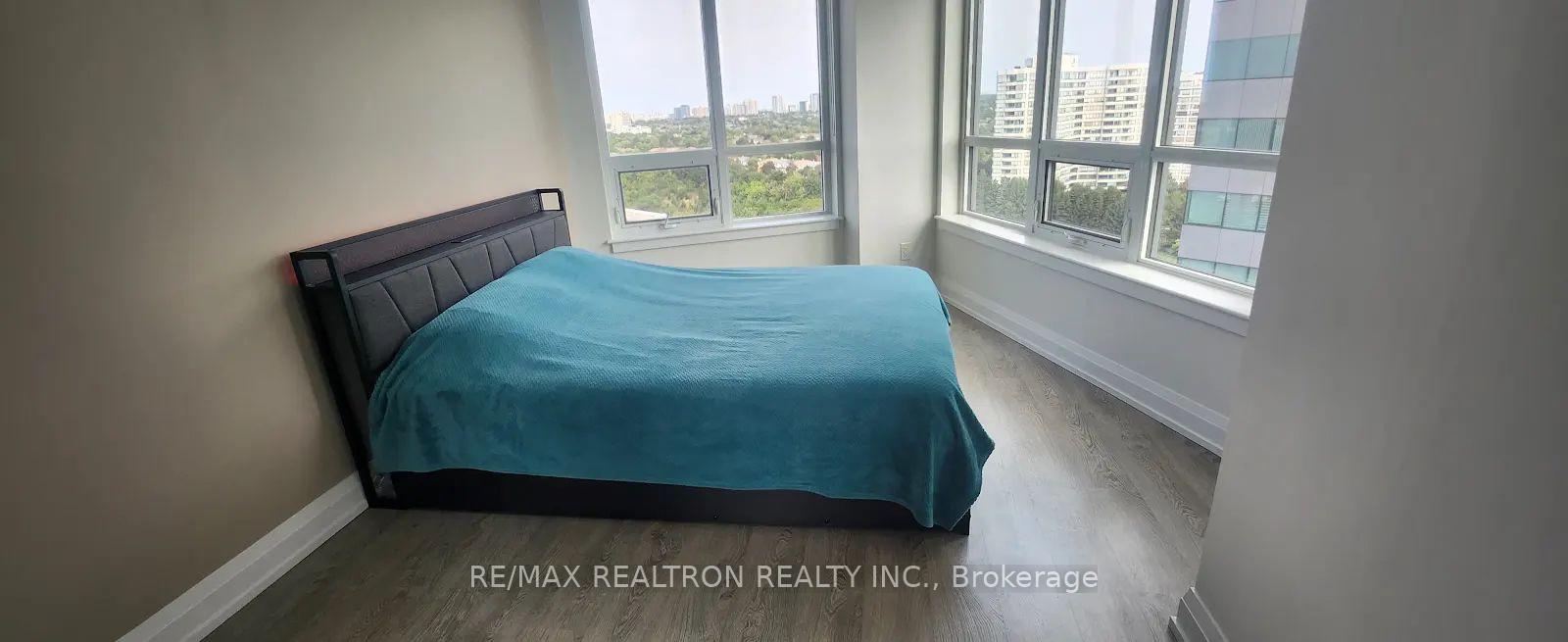 Photo 10 of 1271 Yonge Street, Markham, Grandview — HOMEH