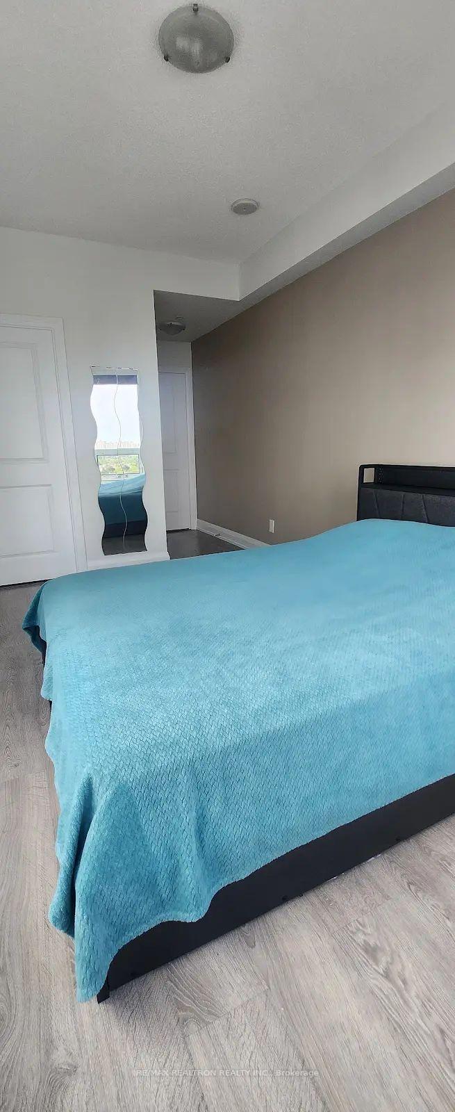Photo 11 of 1271 Yonge Street, Markham, Grandview — HOMEH
