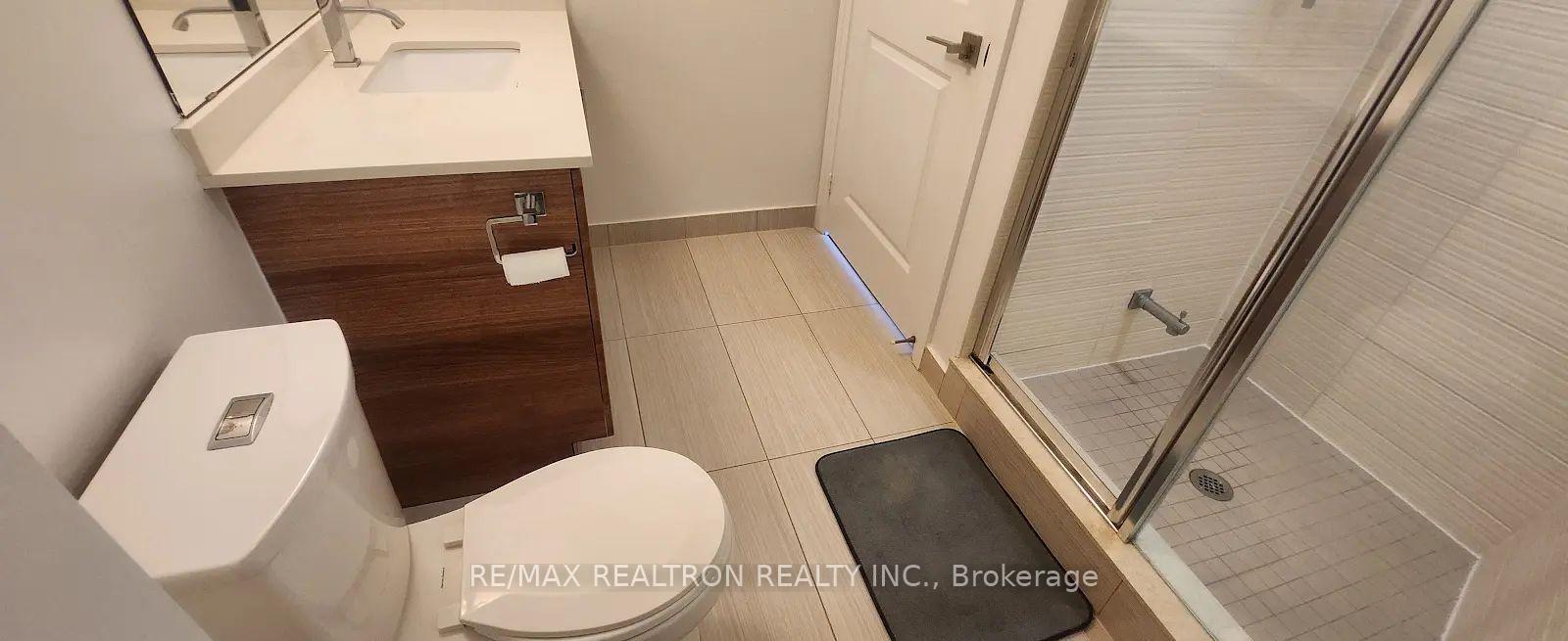 Photo 12 of 1271 Yonge Street, Markham, Grandview — HOMEH