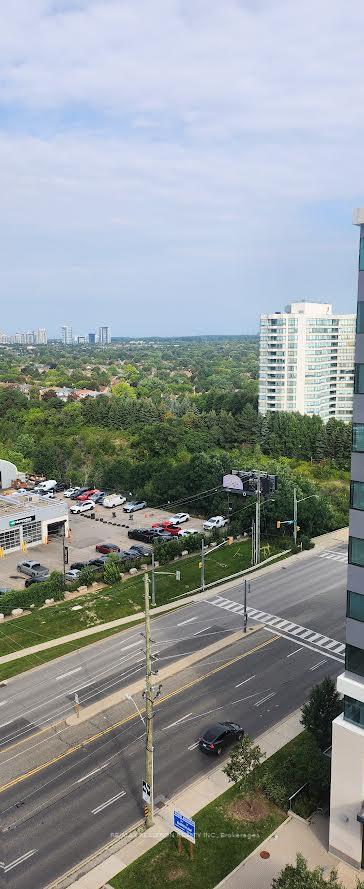 Photo 15 of 1271 Yonge Street, Markham, Grandview — HOMEH