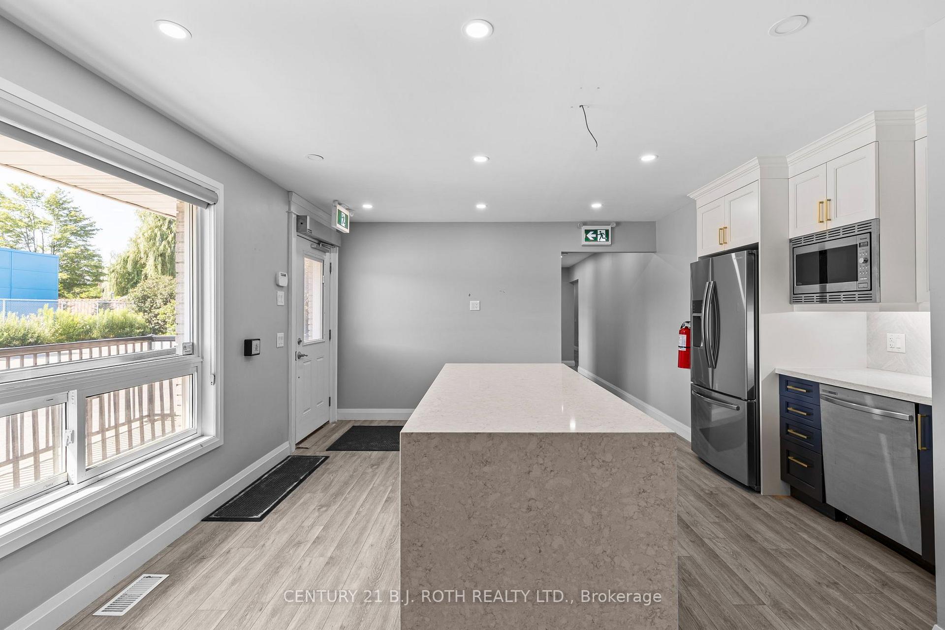 Photo 16 of 355 Mapleview Drive W, Barrie, Holly — HOMEH