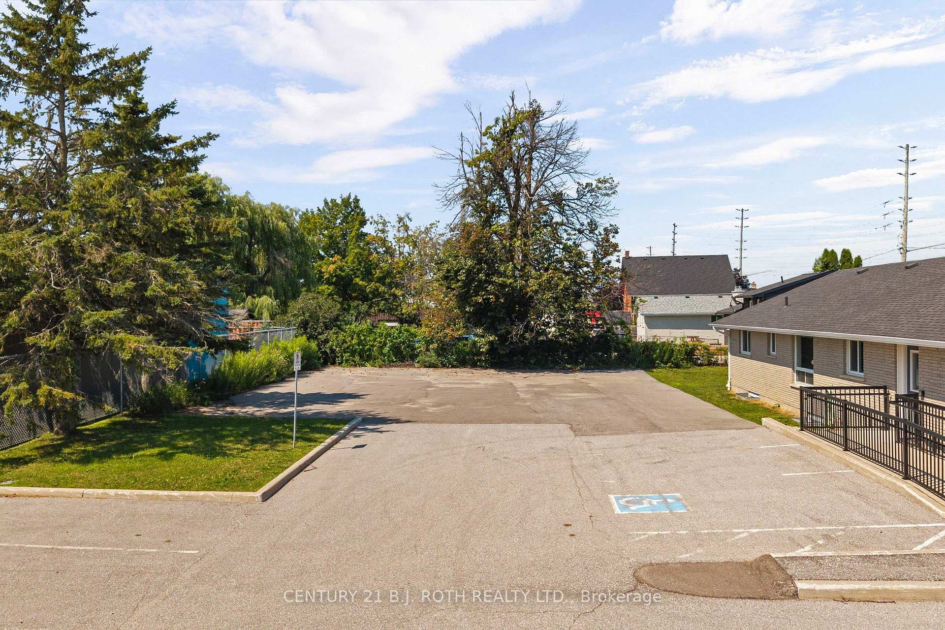 Photo 31 of 355 Mapleview Drive W, Barrie, Holly — HOMEH