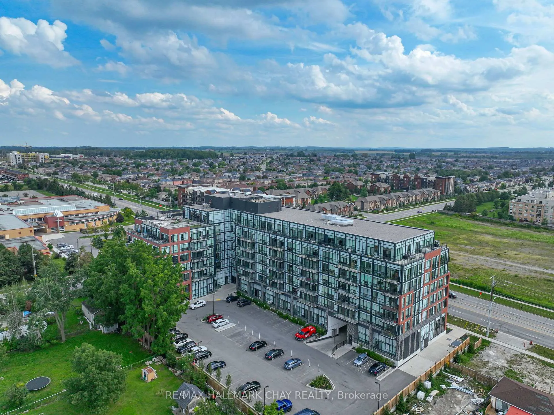 Photo 3 of Unit 317, 681 Yonge Street, Barrie, Painswick South — HOMEH