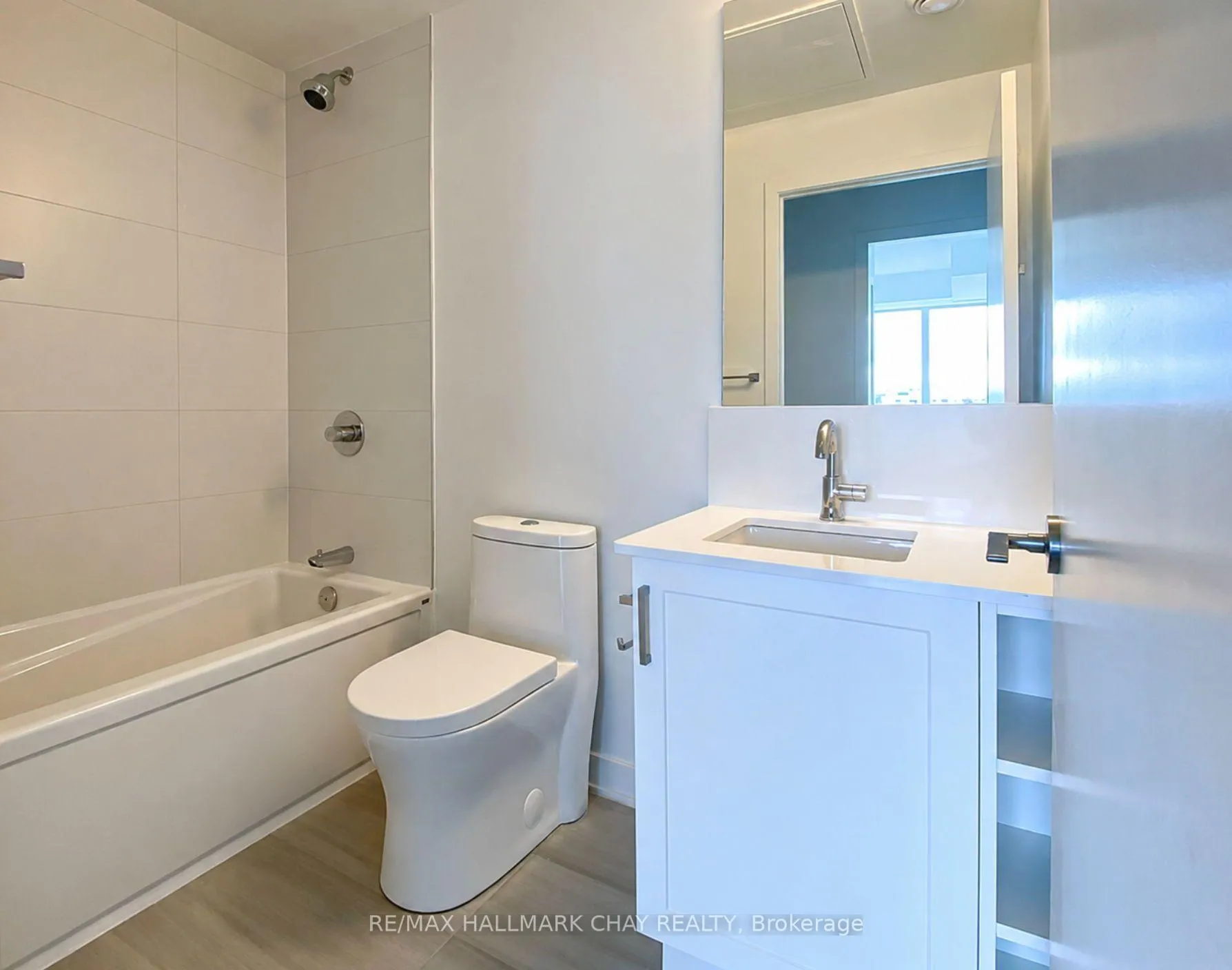 Photo 6 of Unit 317, 681 Yonge Street, Barrie, Painswick South — HOMEH